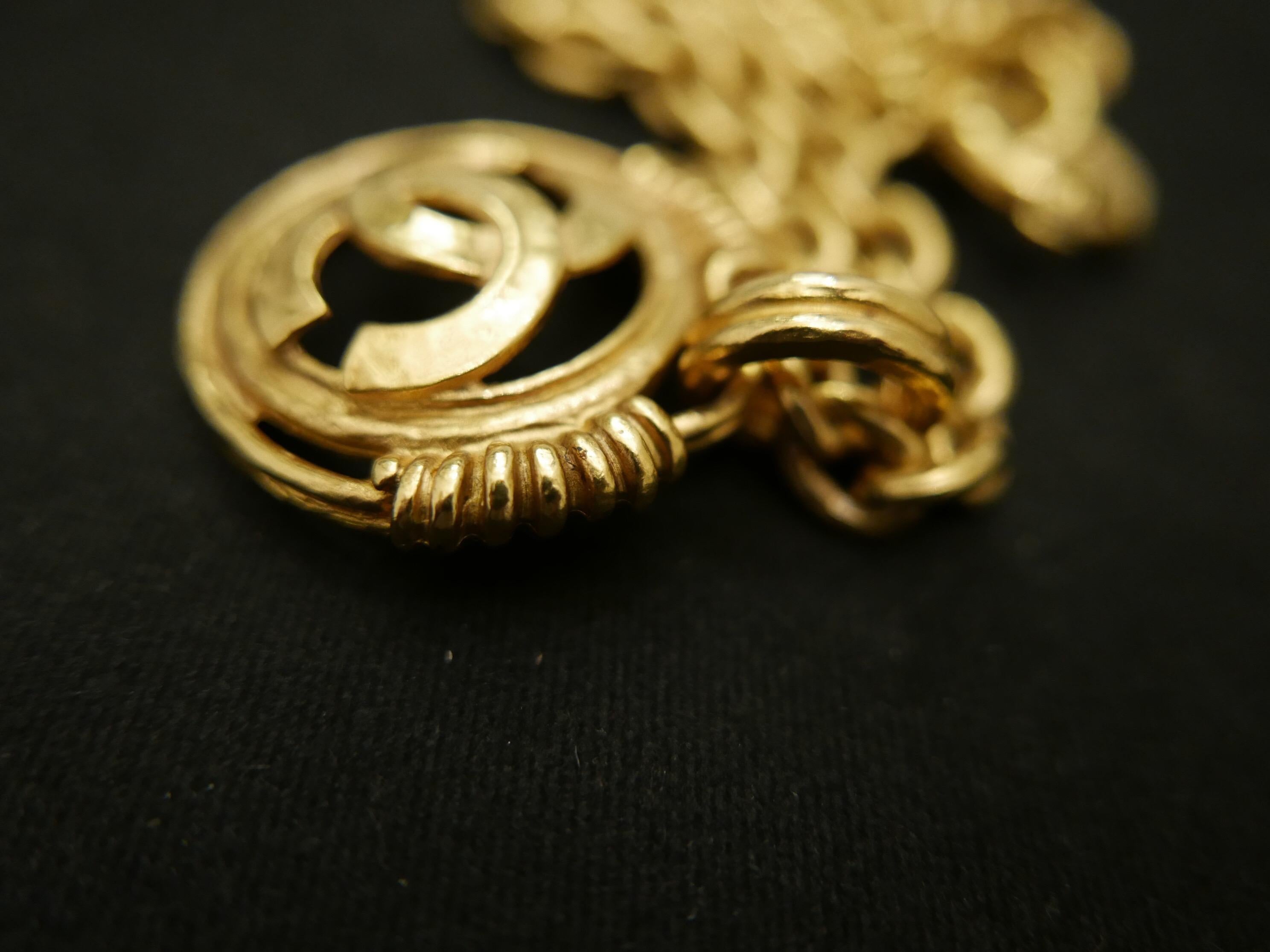 Women's or Men's 1990s Vintage Chanel Gold Toned CC Chain Necklace 74cm
