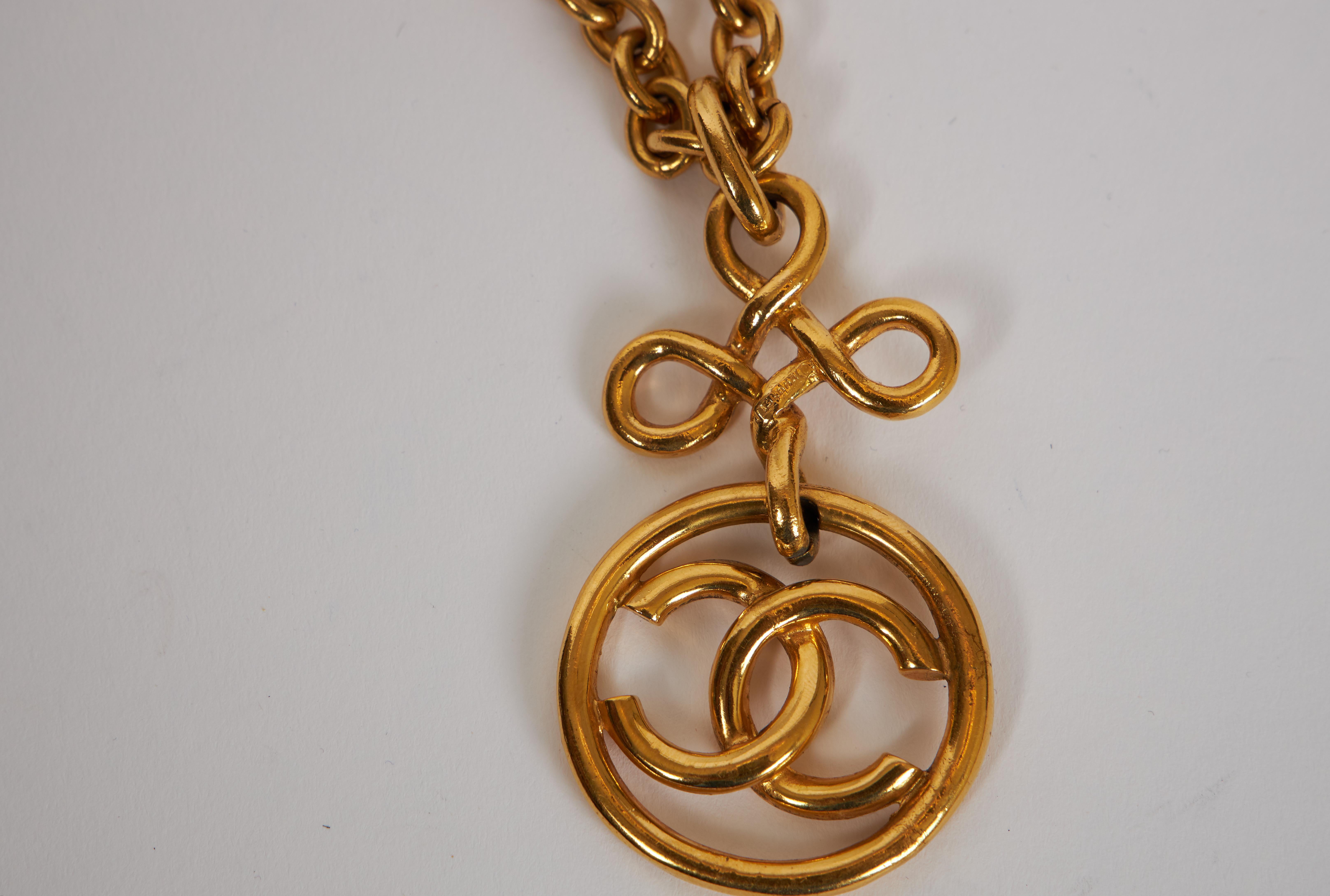Women's 1990's Chanel Gold Chain Pendant Necklace