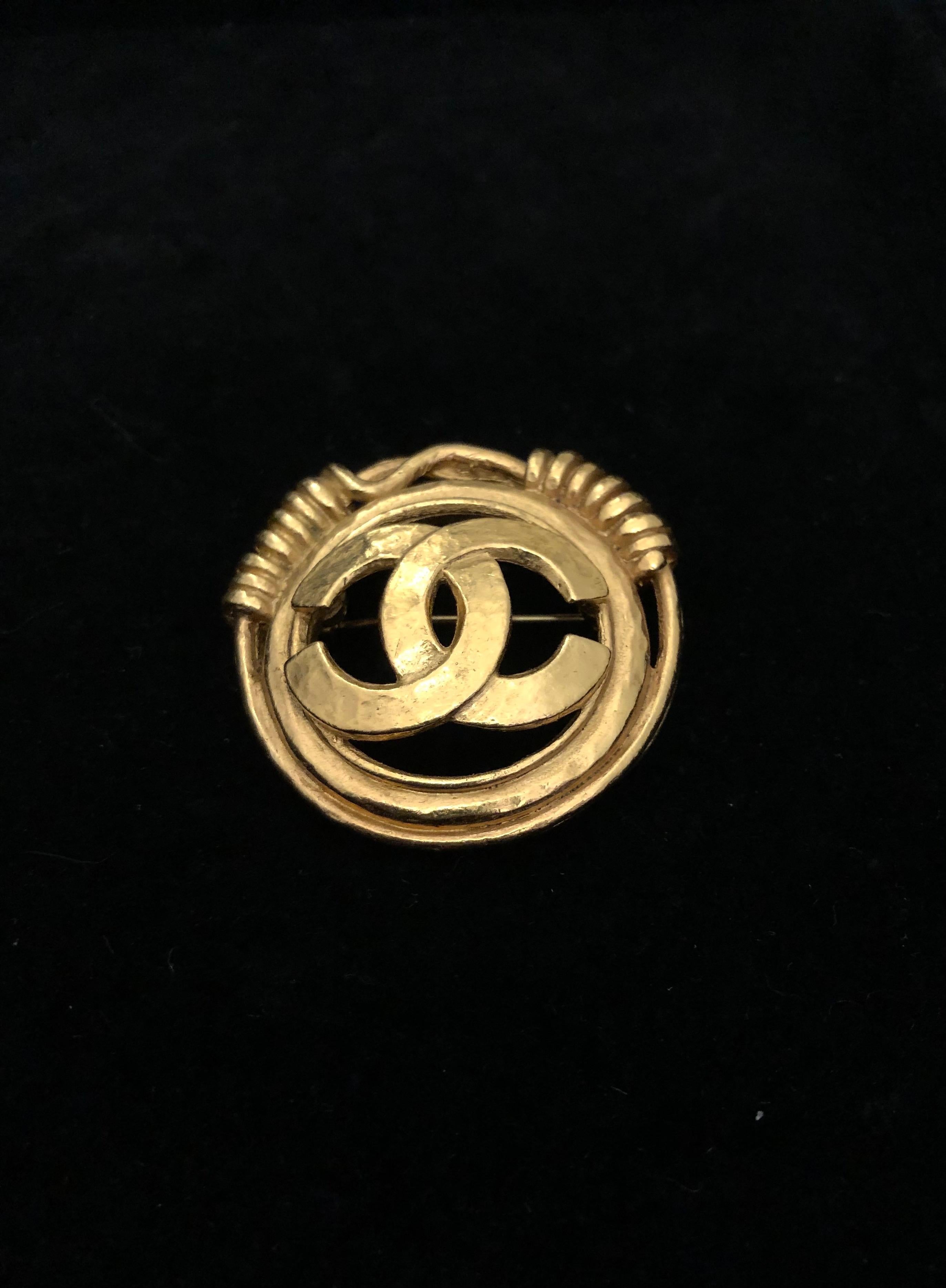 1990s Vintage CHANEL Gold Toned CC Brooch 1