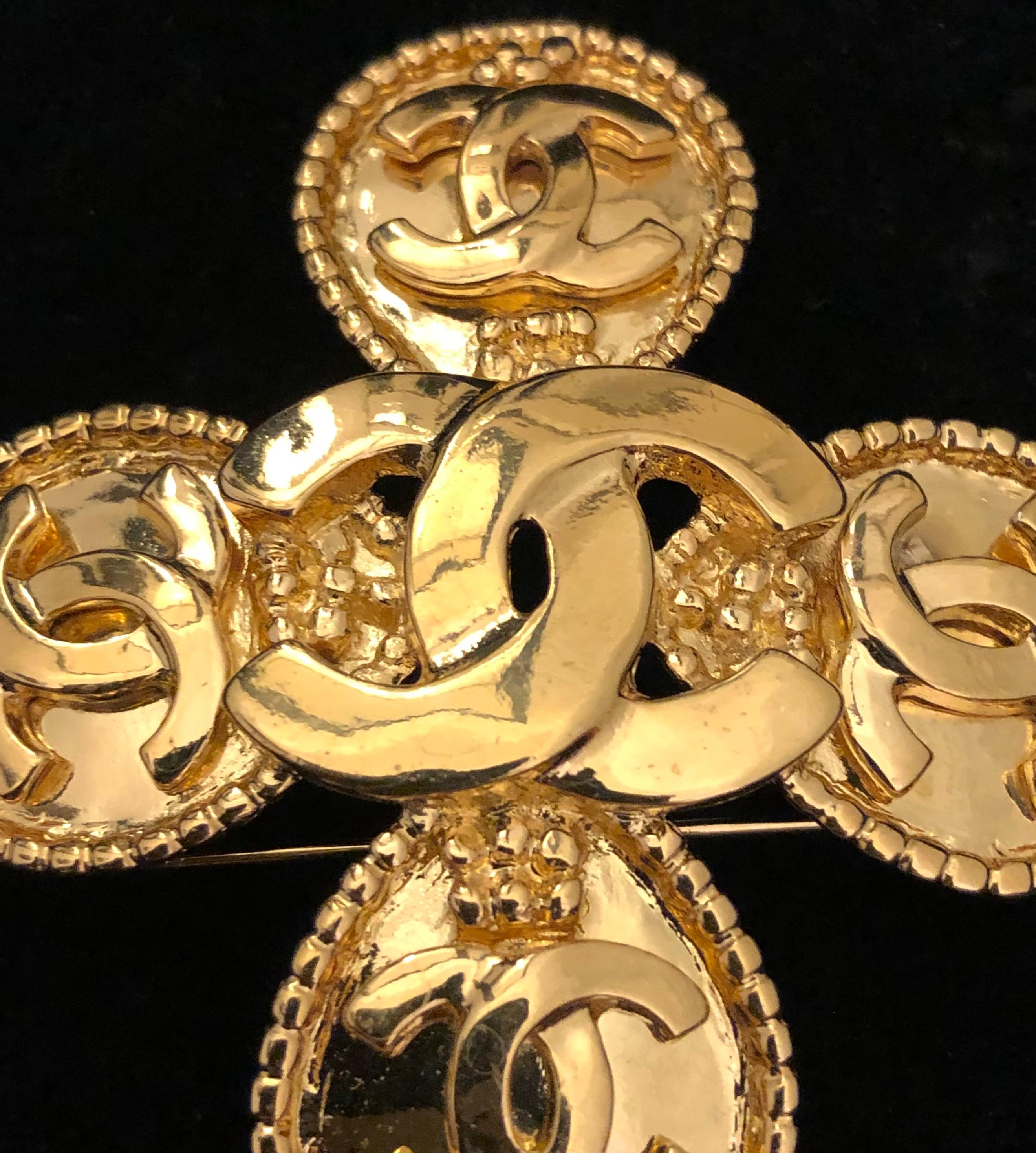 Women's or Men's 1990s Vintage CHANEL Gold Toned CC Clover Brooch