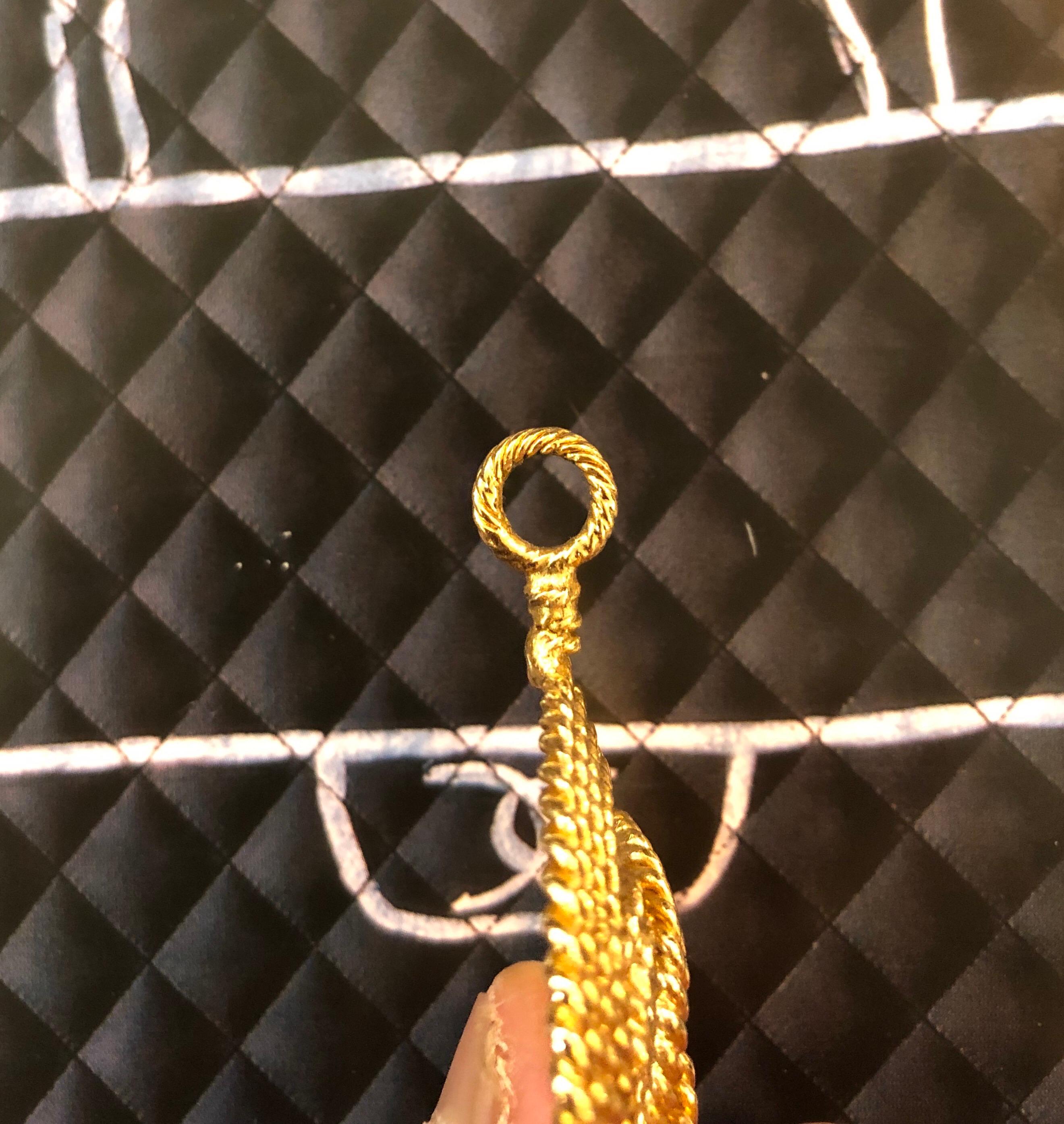 1990s Chanel Gold Toned CC Pendant  In Excellent Condition For Sale In Bangkok, TH
