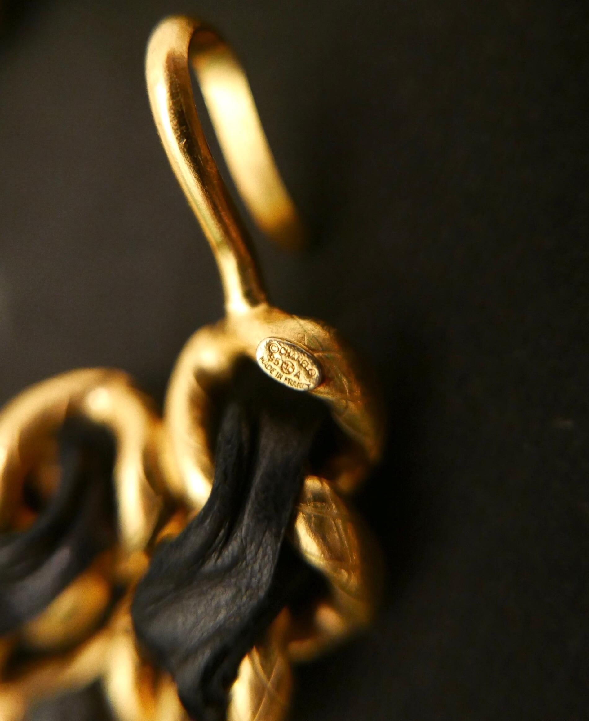 Women's 1990s Vintage Chanel Gold Toned Chain Leather Charm Belt Heart Clover Perfume