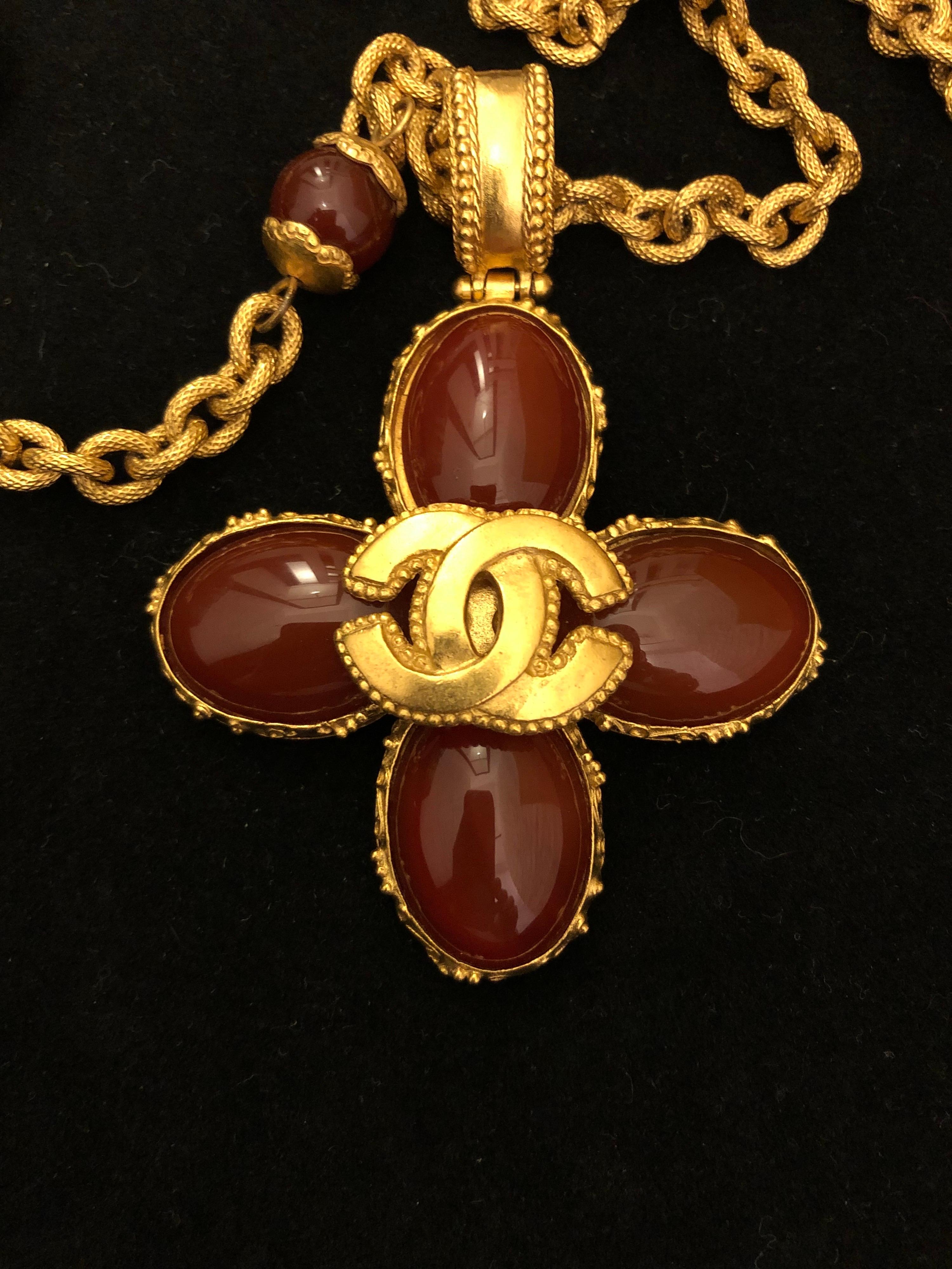 chanel necklace clover