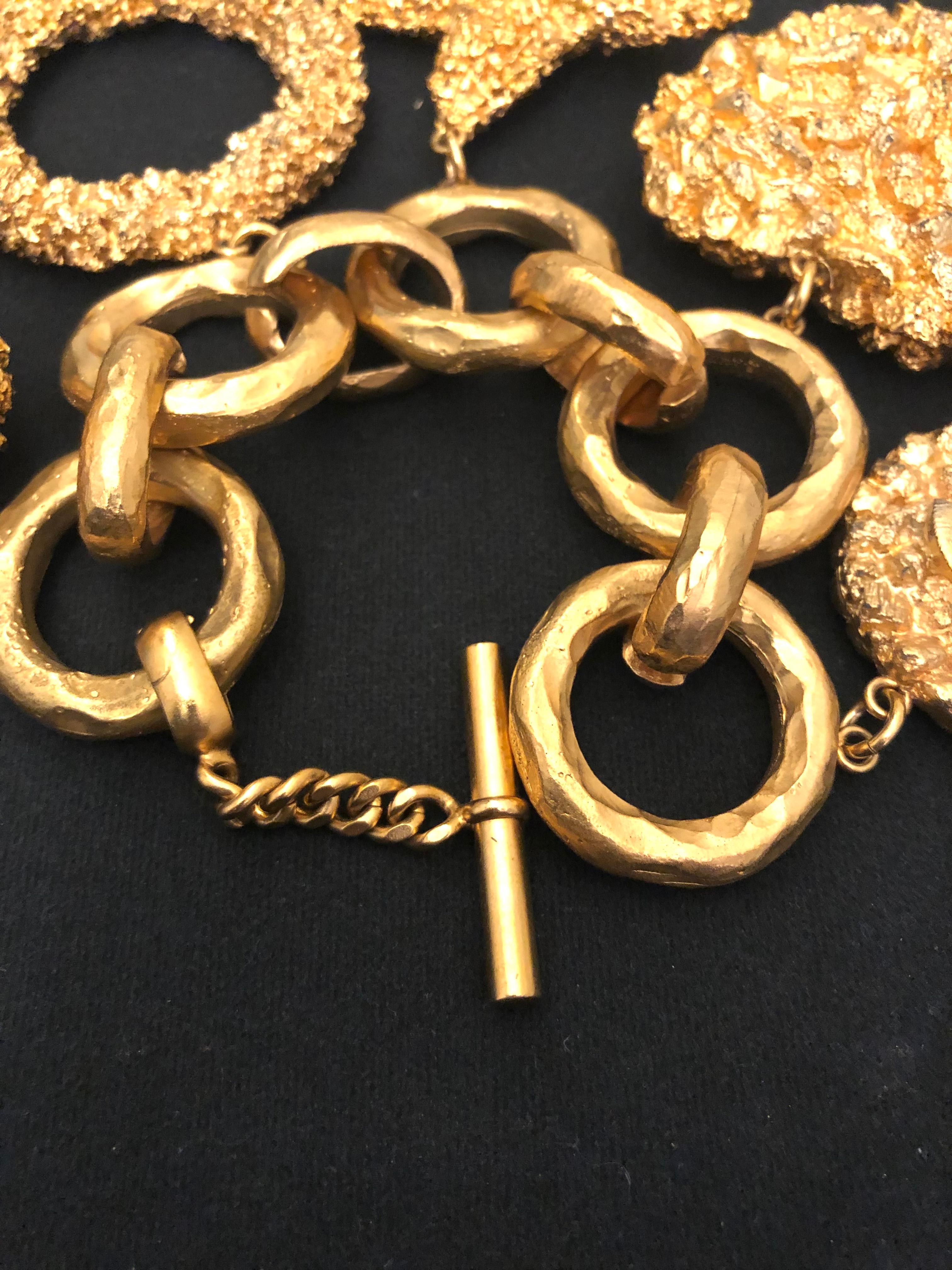 1990er Jahre Vintage CHANEL Gold getöntes Seestern-Statement-Armband im Angebot 7