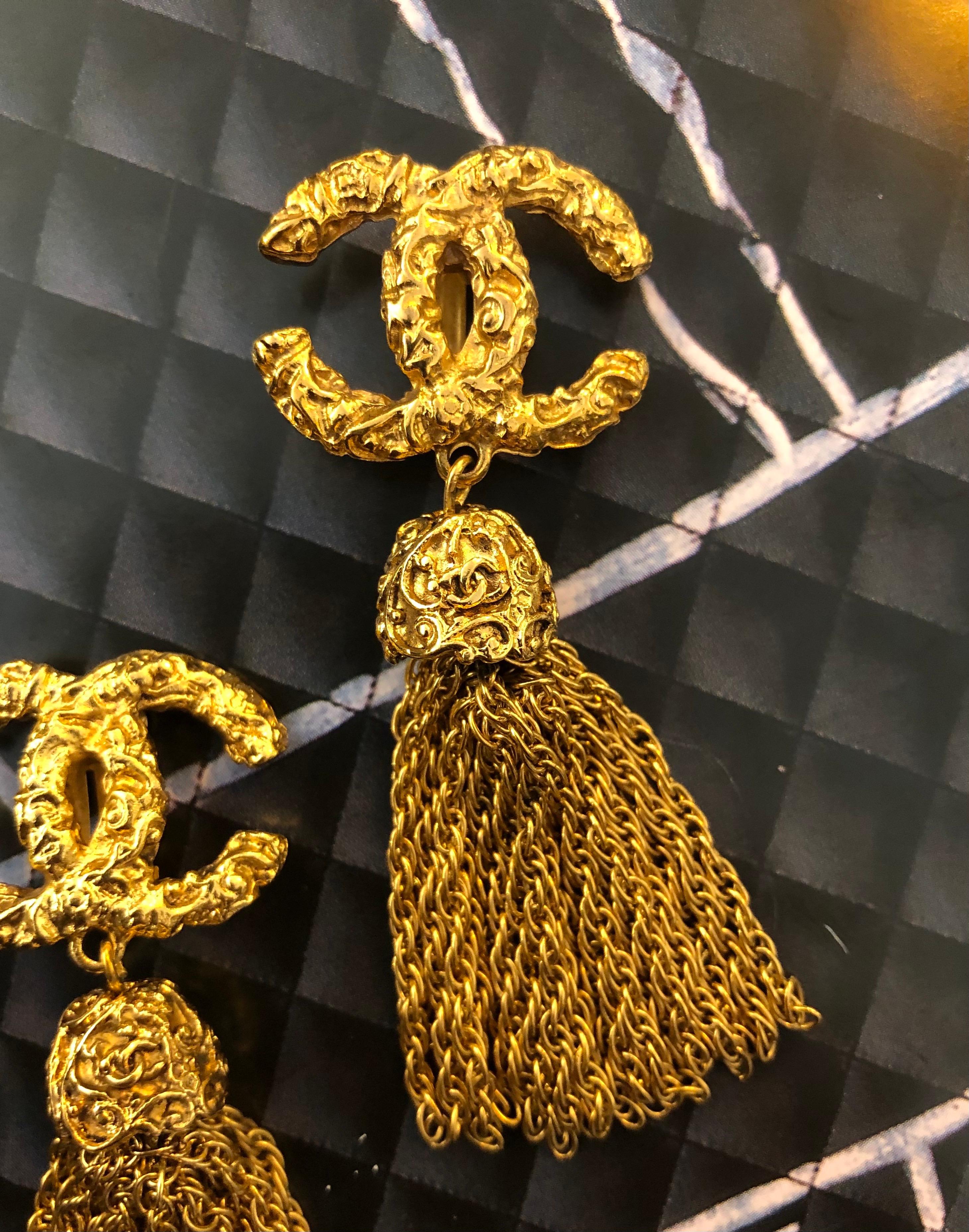 Women's 1990s Chanel Gold Toned Tassel Dangle Clip On Earrings 