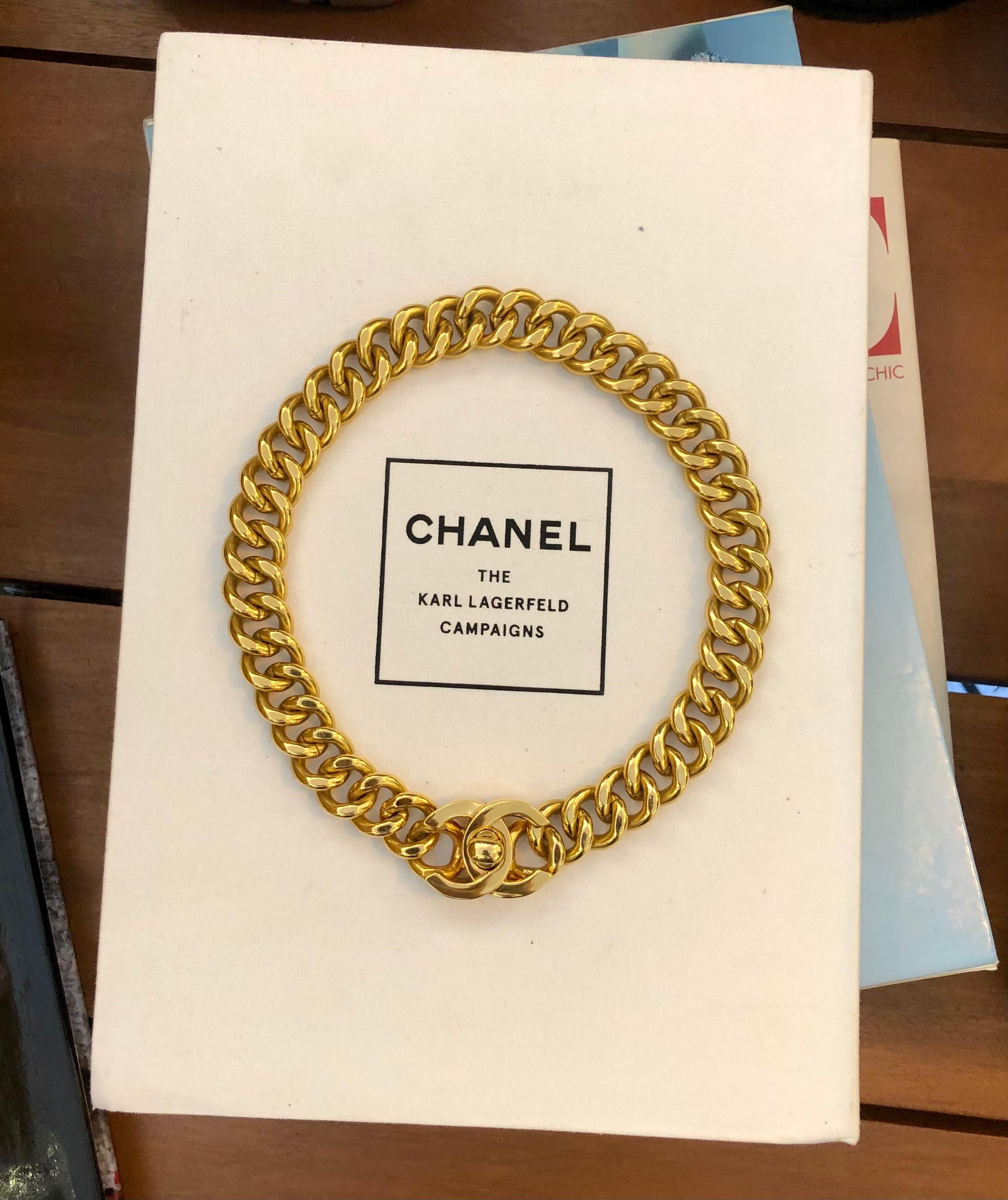 Vintage Chanel gold toned chain necklace featuring the iconic Chanel turnlock in chunky chain. Measures 41 cm (16 inches). Stamped 95A made in France. Comes with box.

Condition: Minor signs of wear consistent with age and normal use.