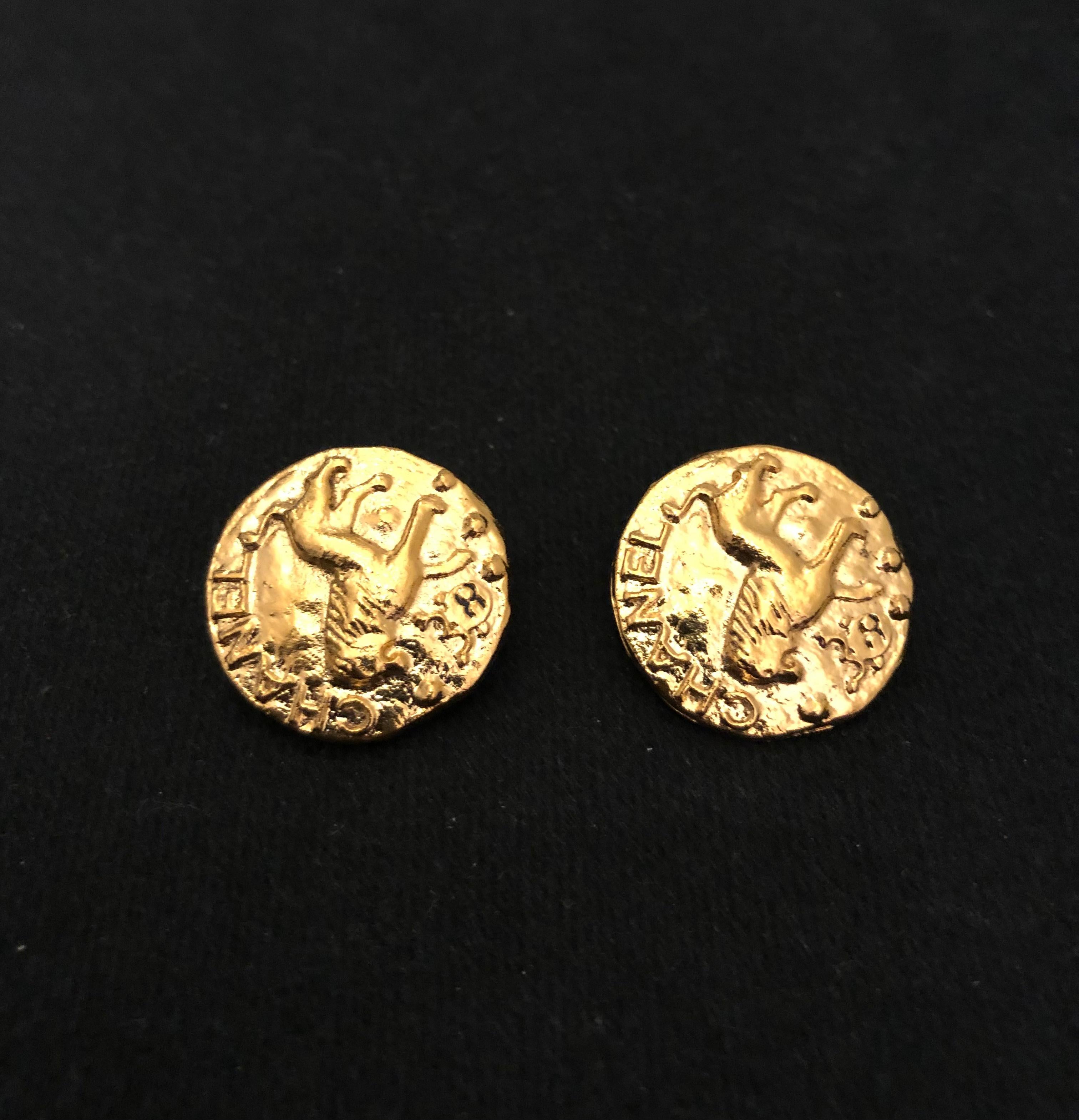 Women's 1980s Vintage CHANEL Gold Toned Lion Clip On Earrings