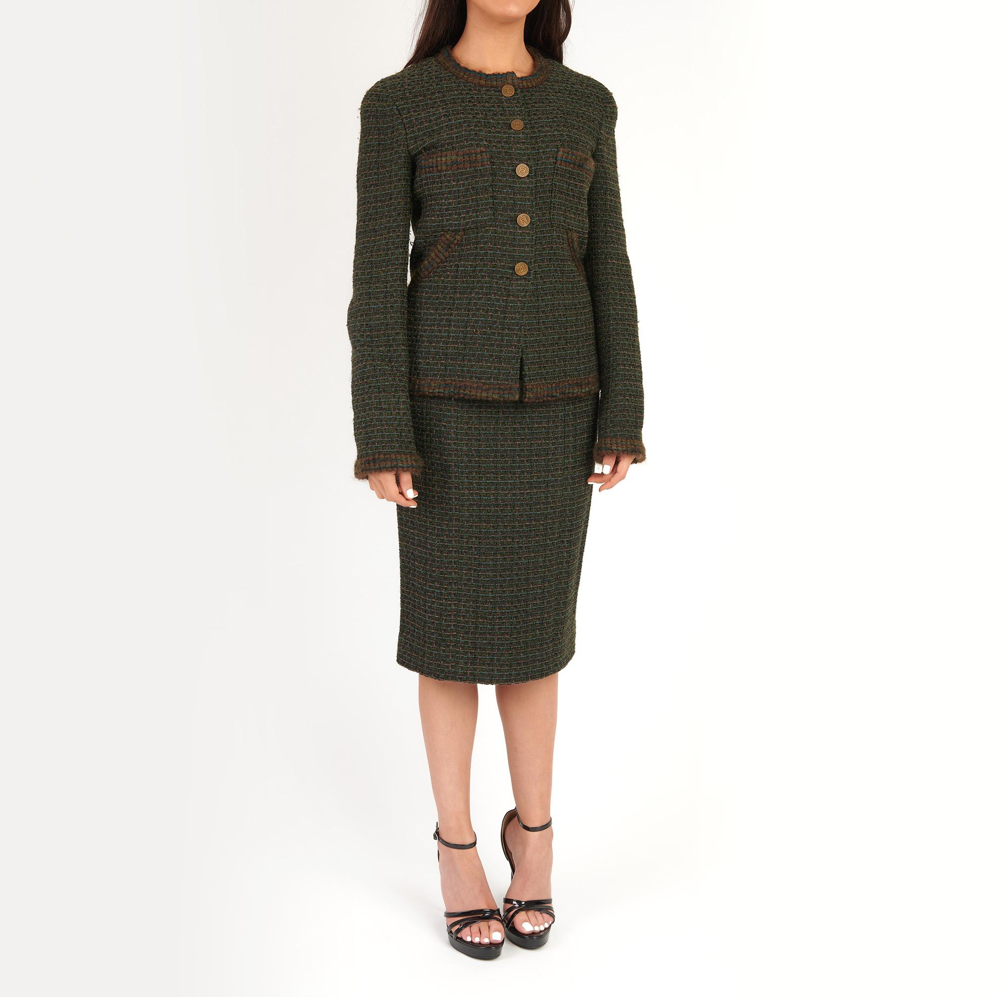 1990's Chanel Green & Brown Wool Tweed Vintage Skirt Suit In Excellent Condition In Bishop's Stortford, Hertfordshire