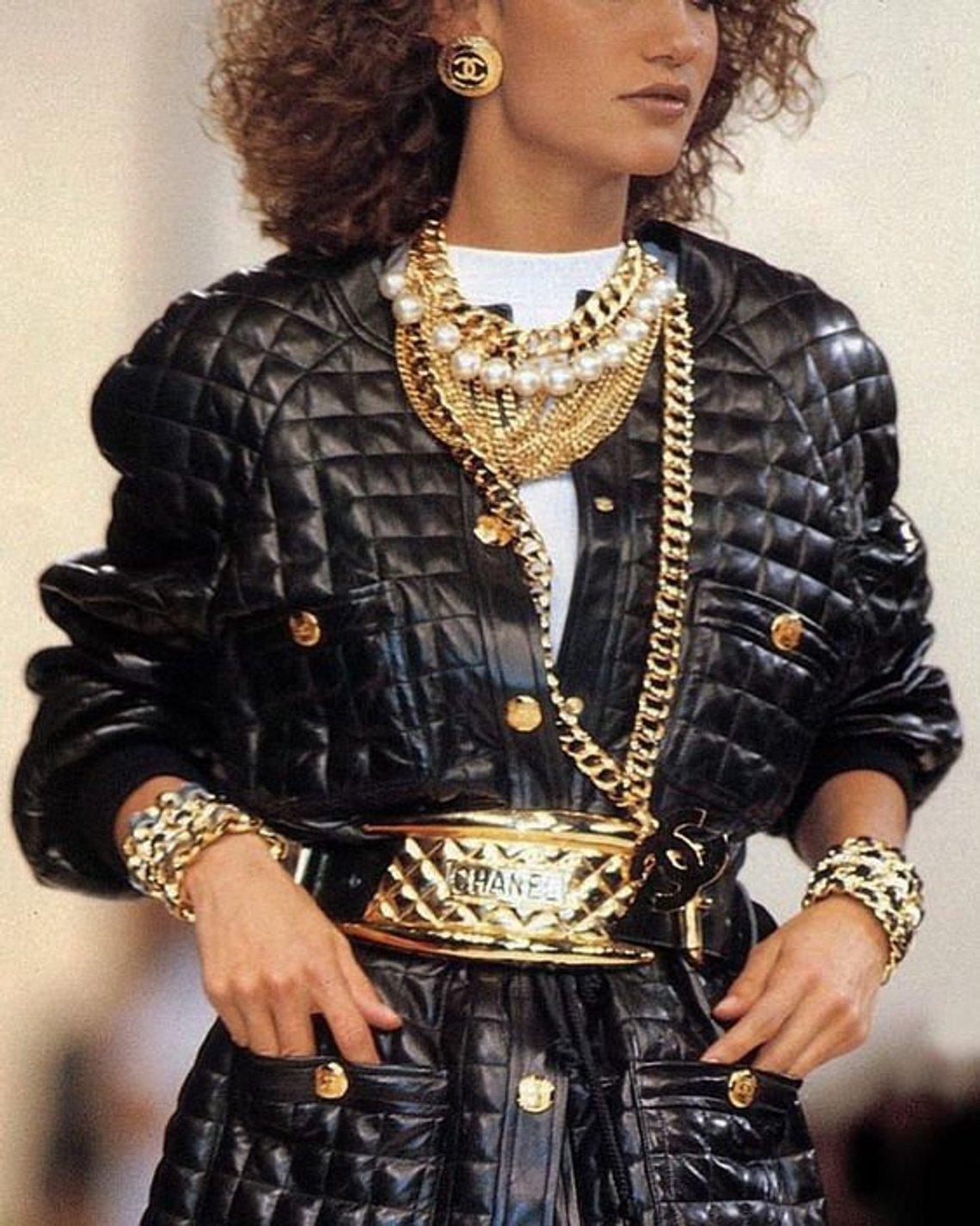 1990s Chanel Jumbo Gold Toned Chain CC Necklace Belt  4