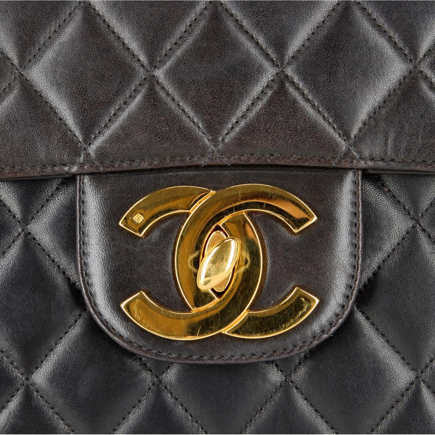 1990s Chanel Jumbo Vintage Bag 6