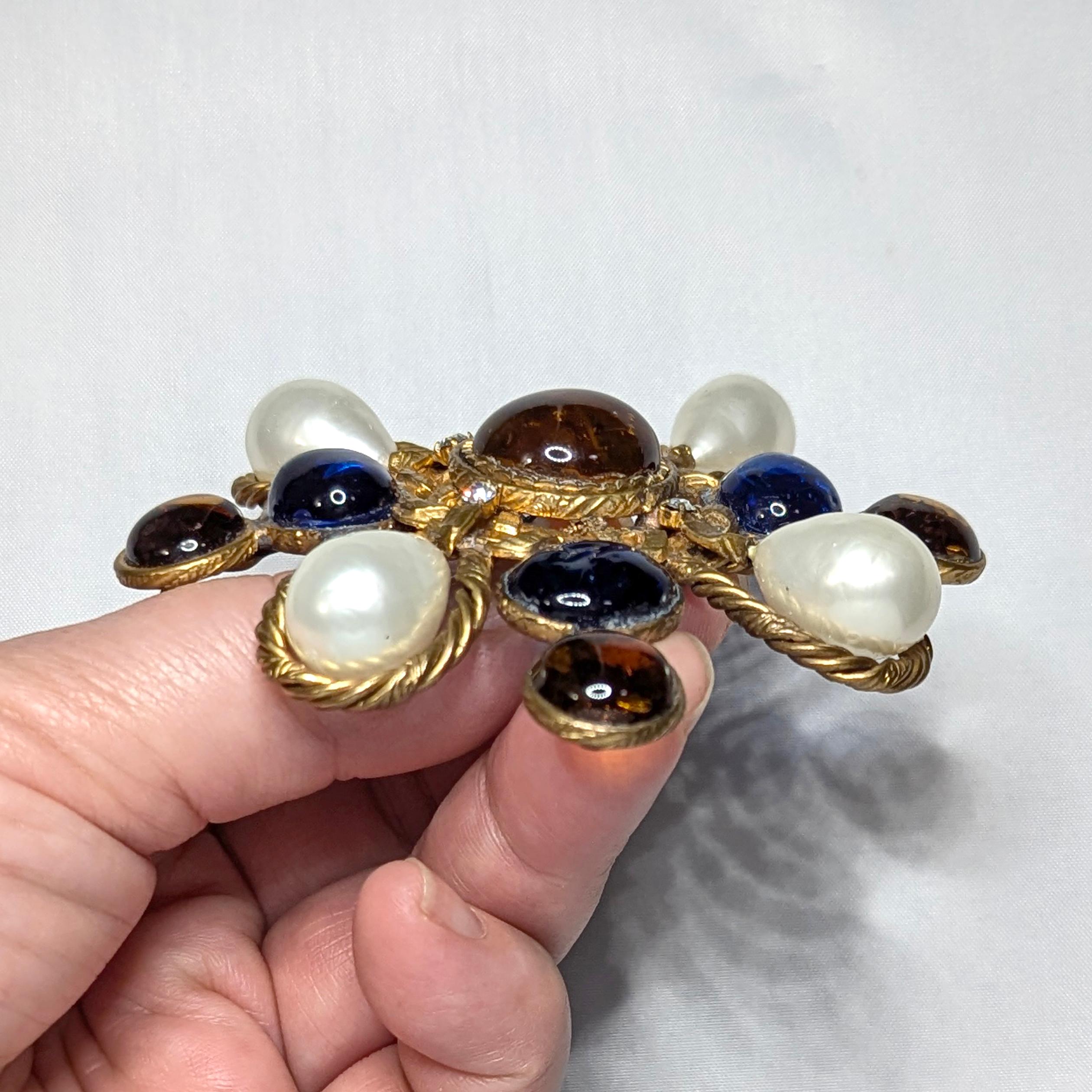 Round Cut 1970s CHANEL Large Gripoix Glass Pearl Brooch Pendant