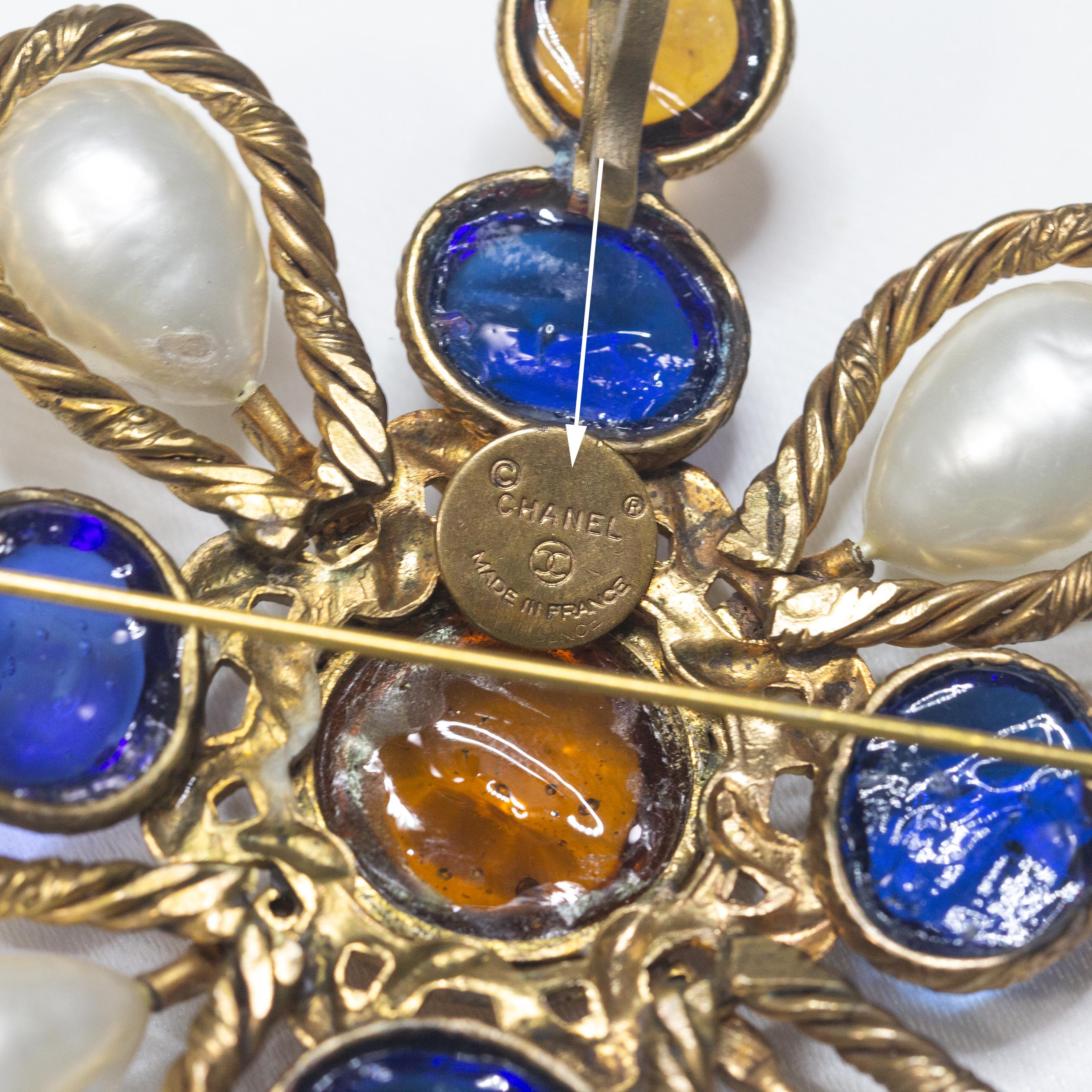 Women's or Men's 1970s CHANEL Large Gripoix Glass Pearl Brooch Pendant