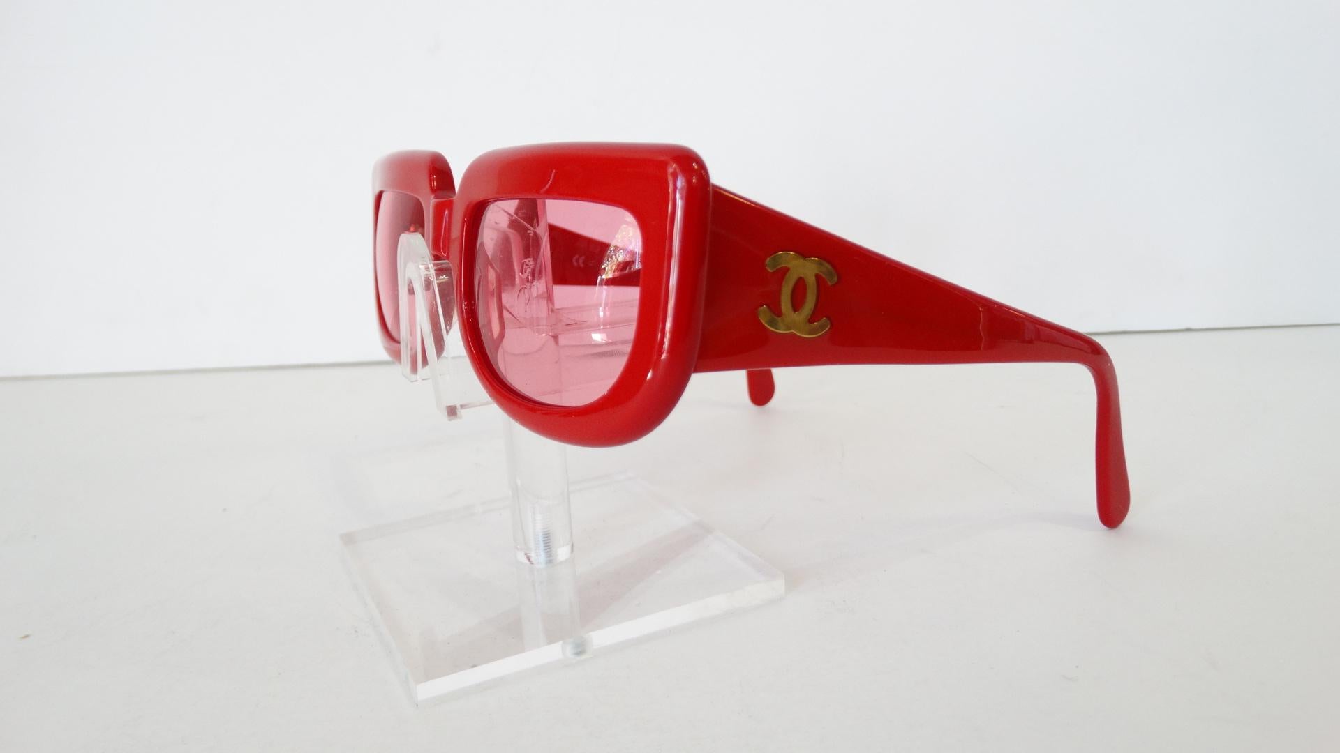 1990s Chanel Lipstick Red Retro Sunglasses  1