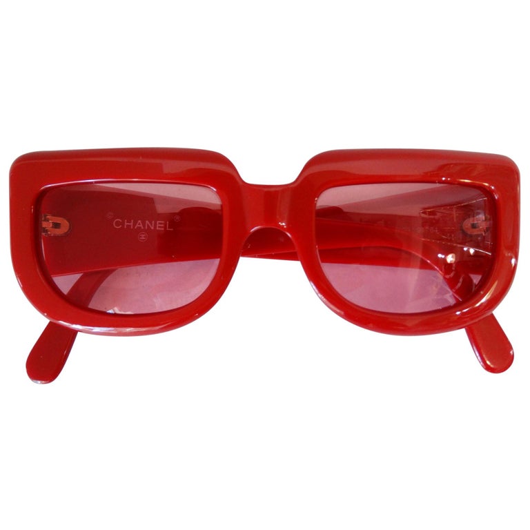 1990s Chanel Lipstick Red Retro Sunglasses at 1stDibs  display picture 2