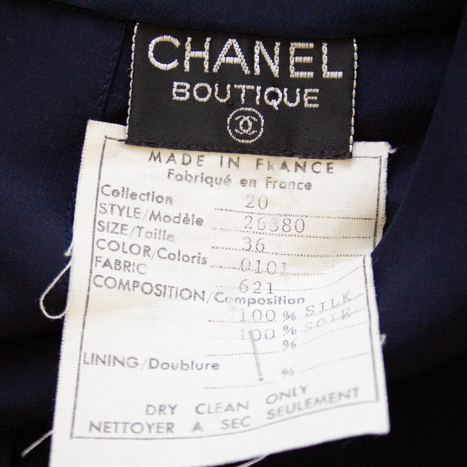 1990s Chanel Navy Blue Silk Blouson Top In Good Condition For Sale In Toronto, Ontario