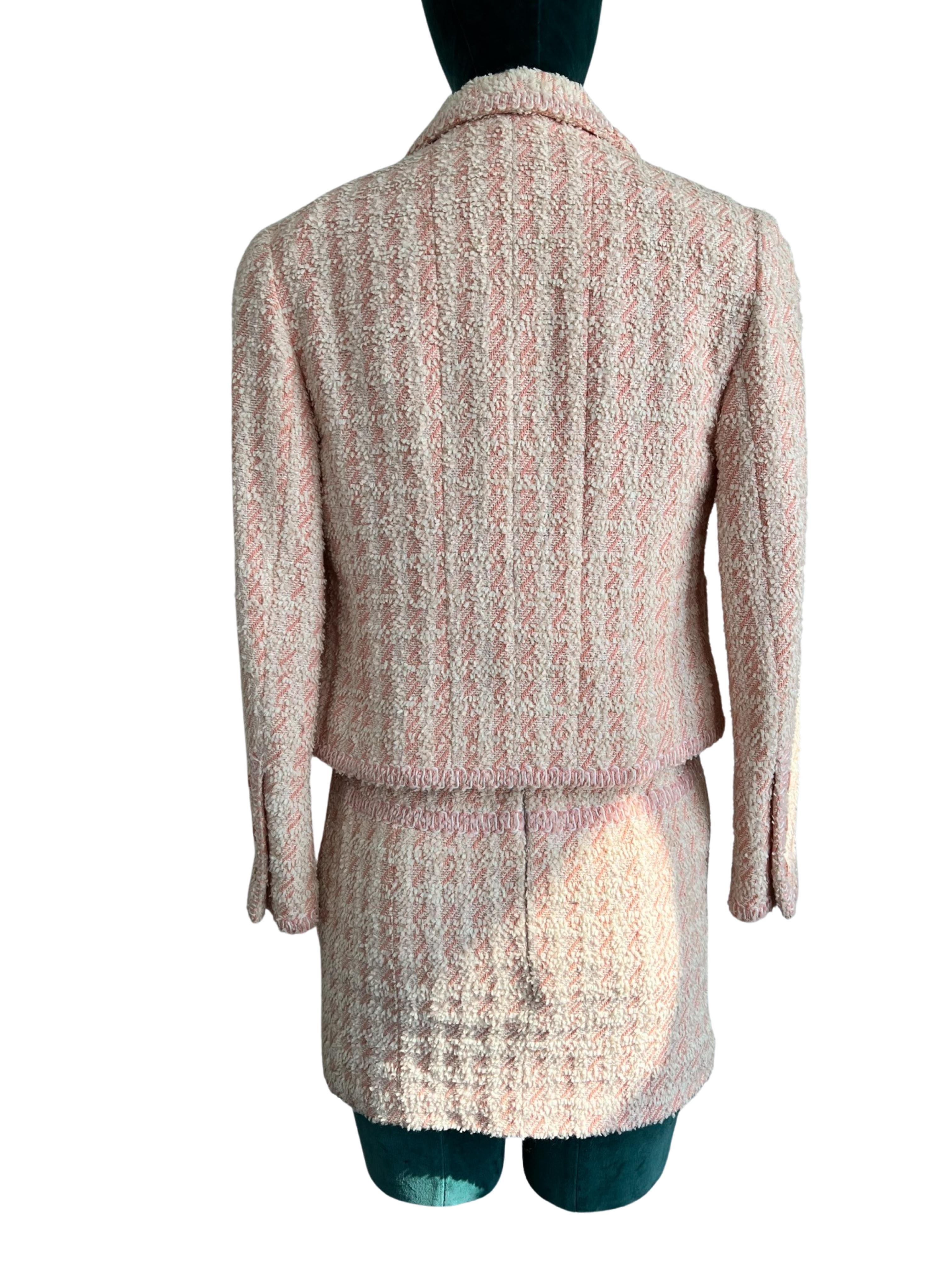 1990s Chanel Pink Tweed Jacket mini skirt set  In Good Condition For Sale In Toronto, CA