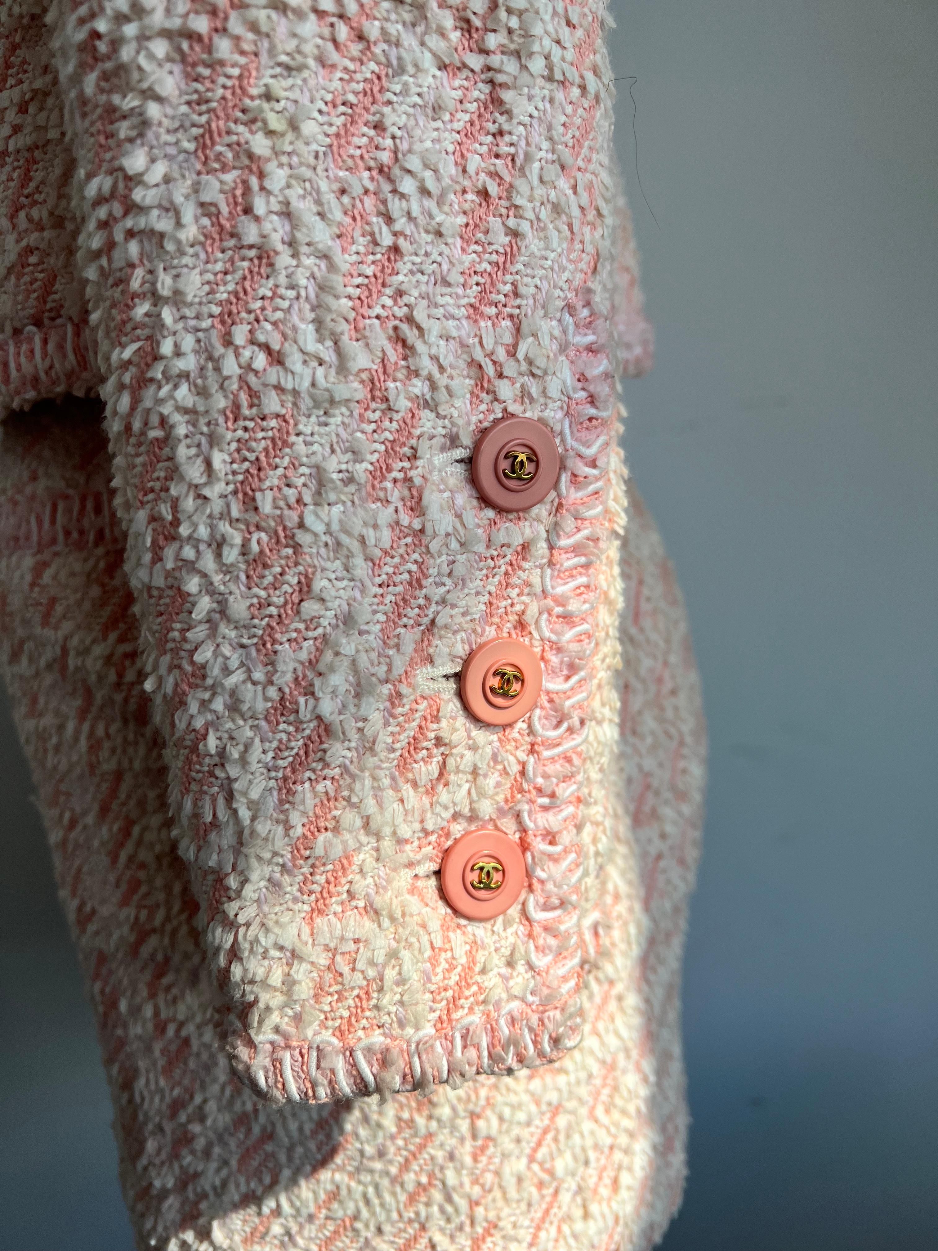 1990s Chanel Pink Tweed Jacket mini skirt set  For Sale 3