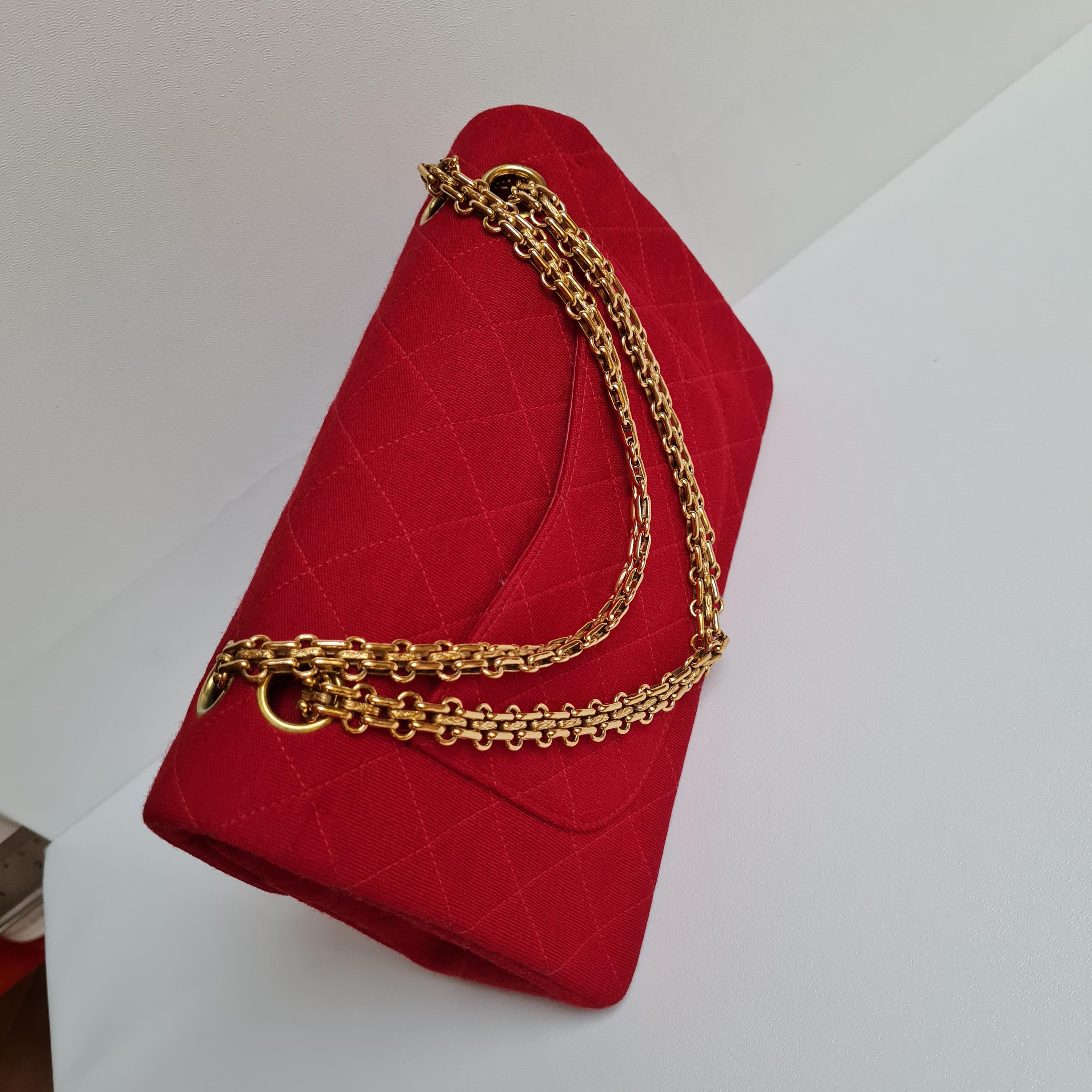 1990s Chanel Red Jersey Quilted Medium Flap Bag In Excellent Condition In Jakarta, Daerah Khusus Ibukota Jakarta