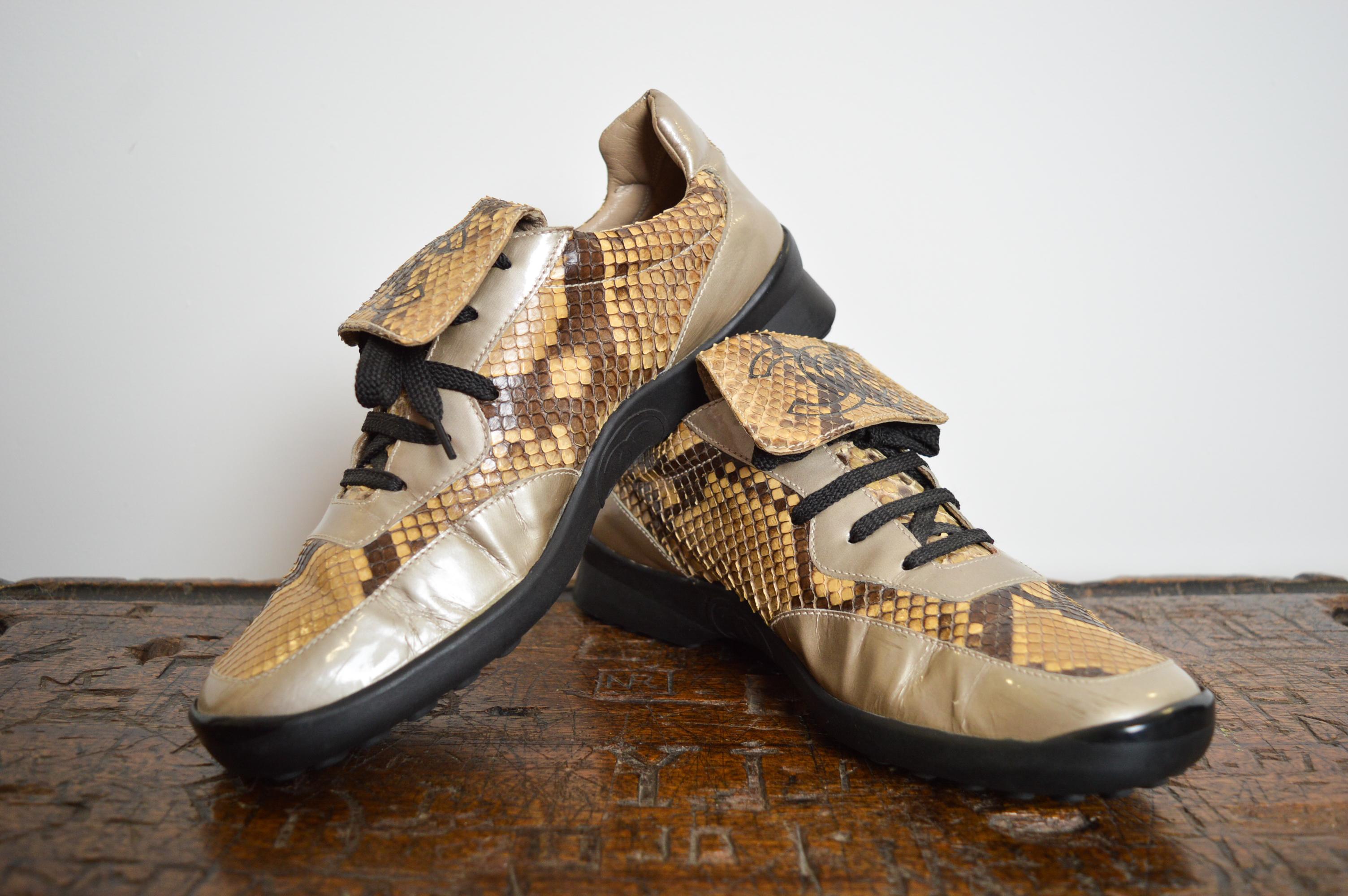 1990s Chanel Silver Leather football soccer style sneaker / CC emblem Trainers For Sale 6