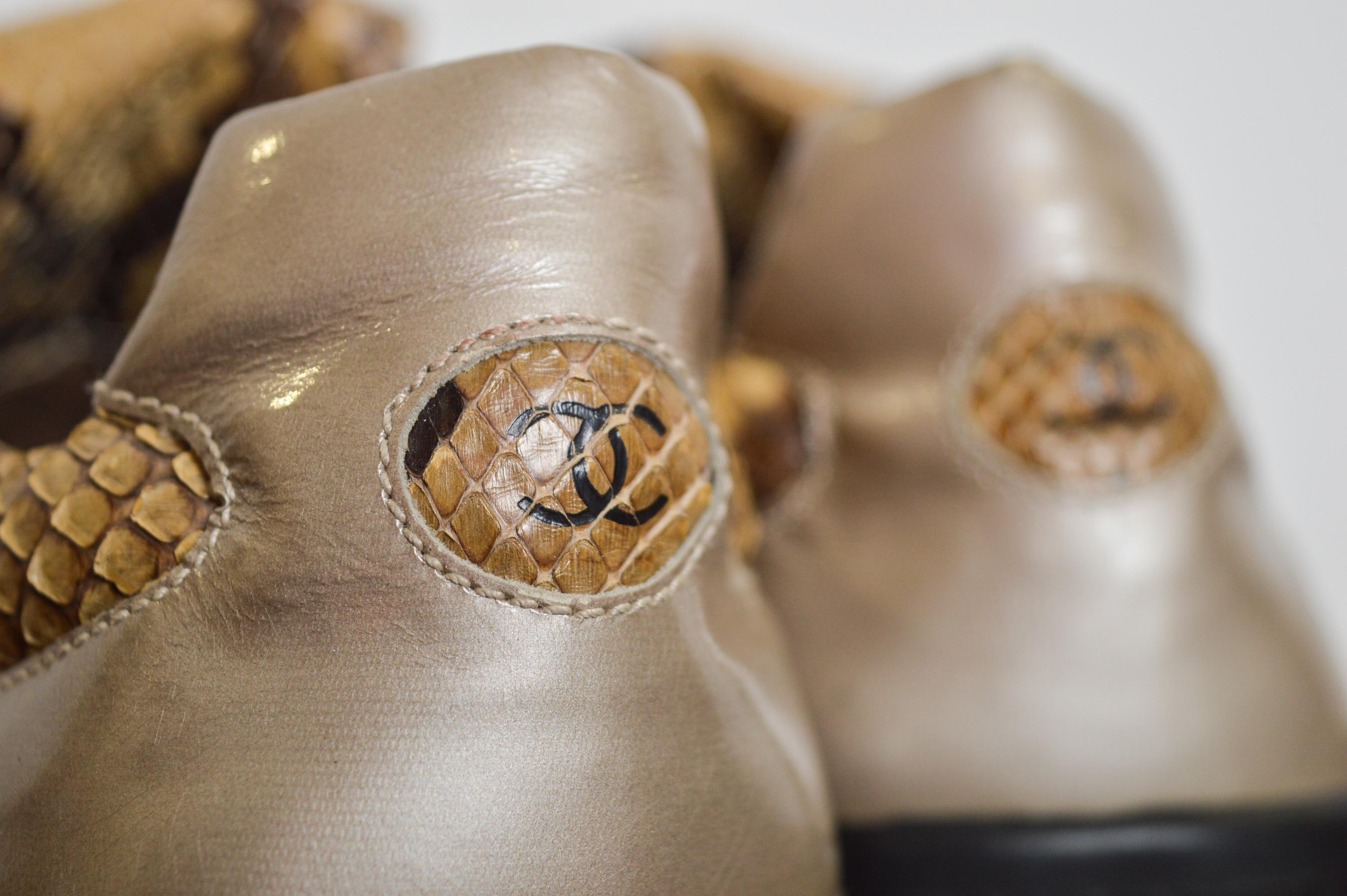 1990s Chanel Silver Leather football soccer style sneaker / CC emblem Trainers For Sale 9