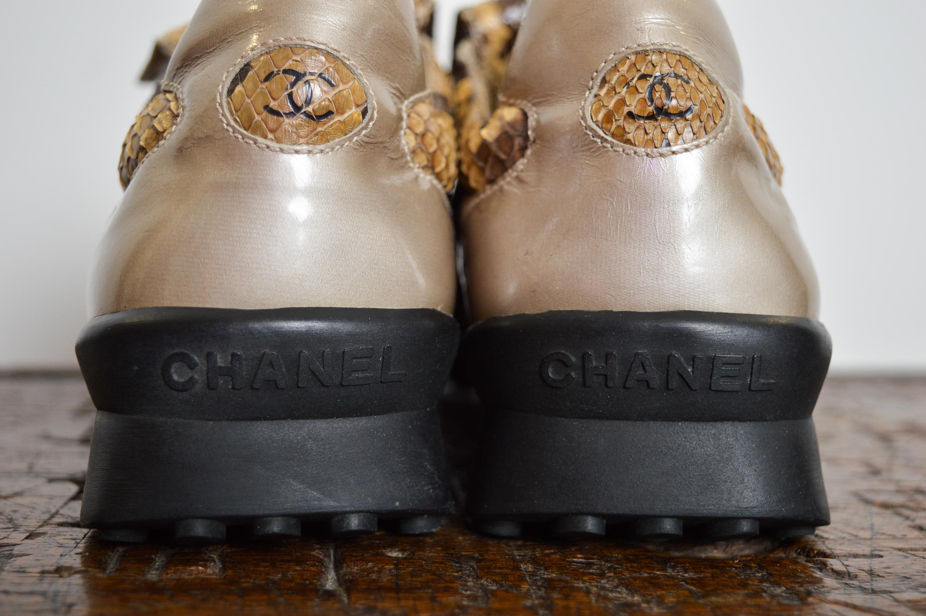 1990s Chanel Silver Leather football soccer style sneaker / CC emblem Trainers For Sale 10
