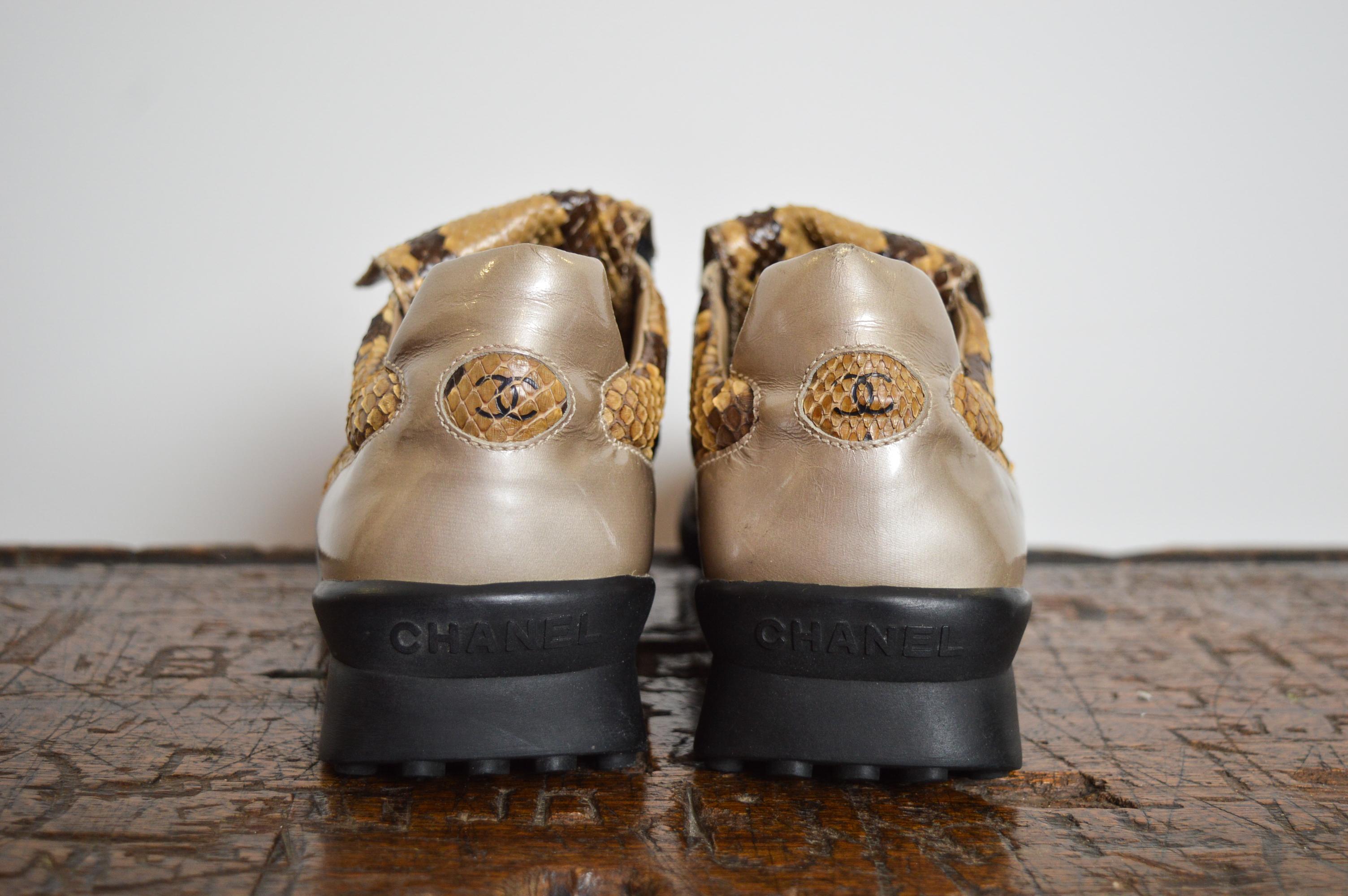1990s Chanel Silver Leather football soccer style sneaker / CC emblem Trainers For Sale 13