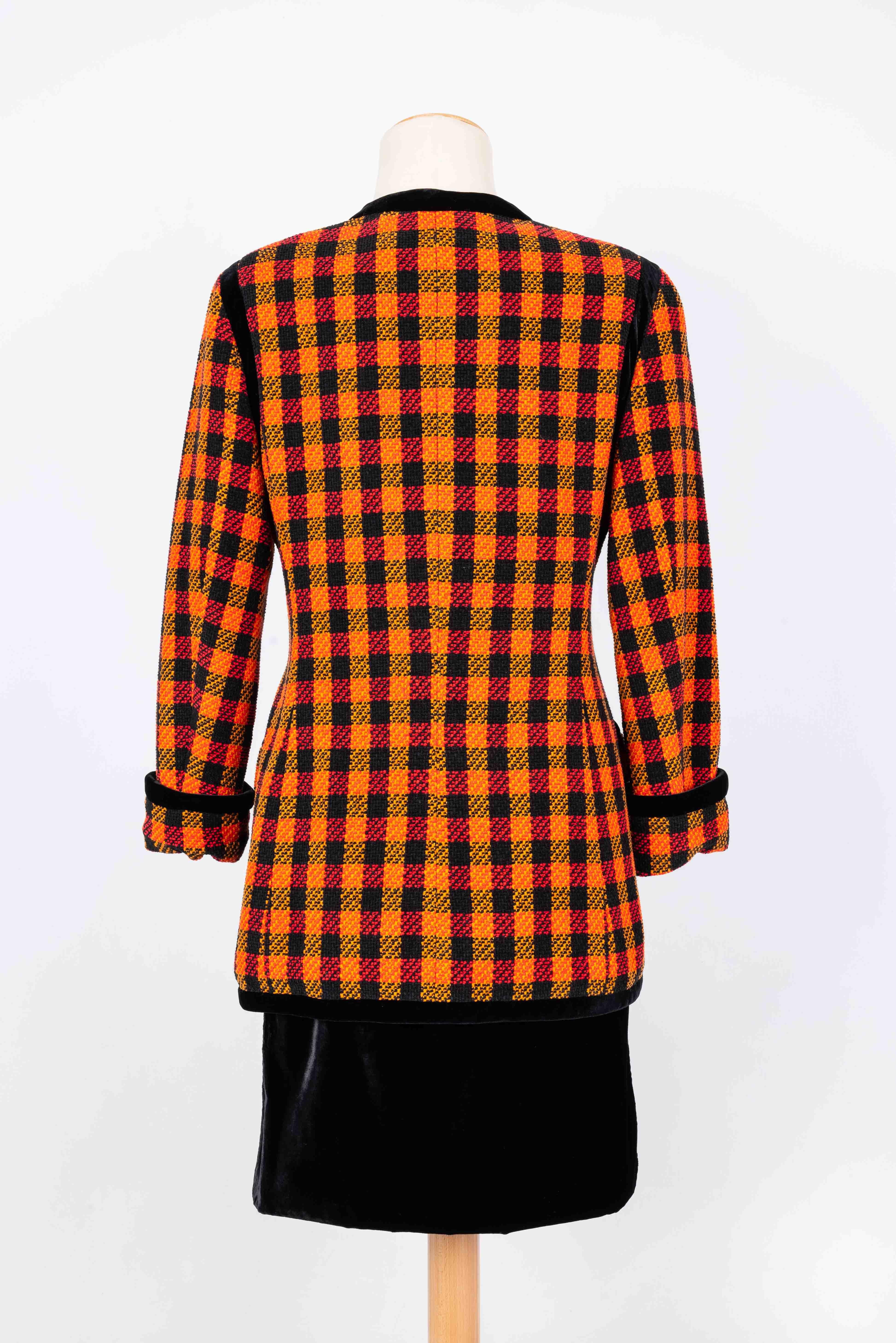 Black 1990's Chanel suit For Sale