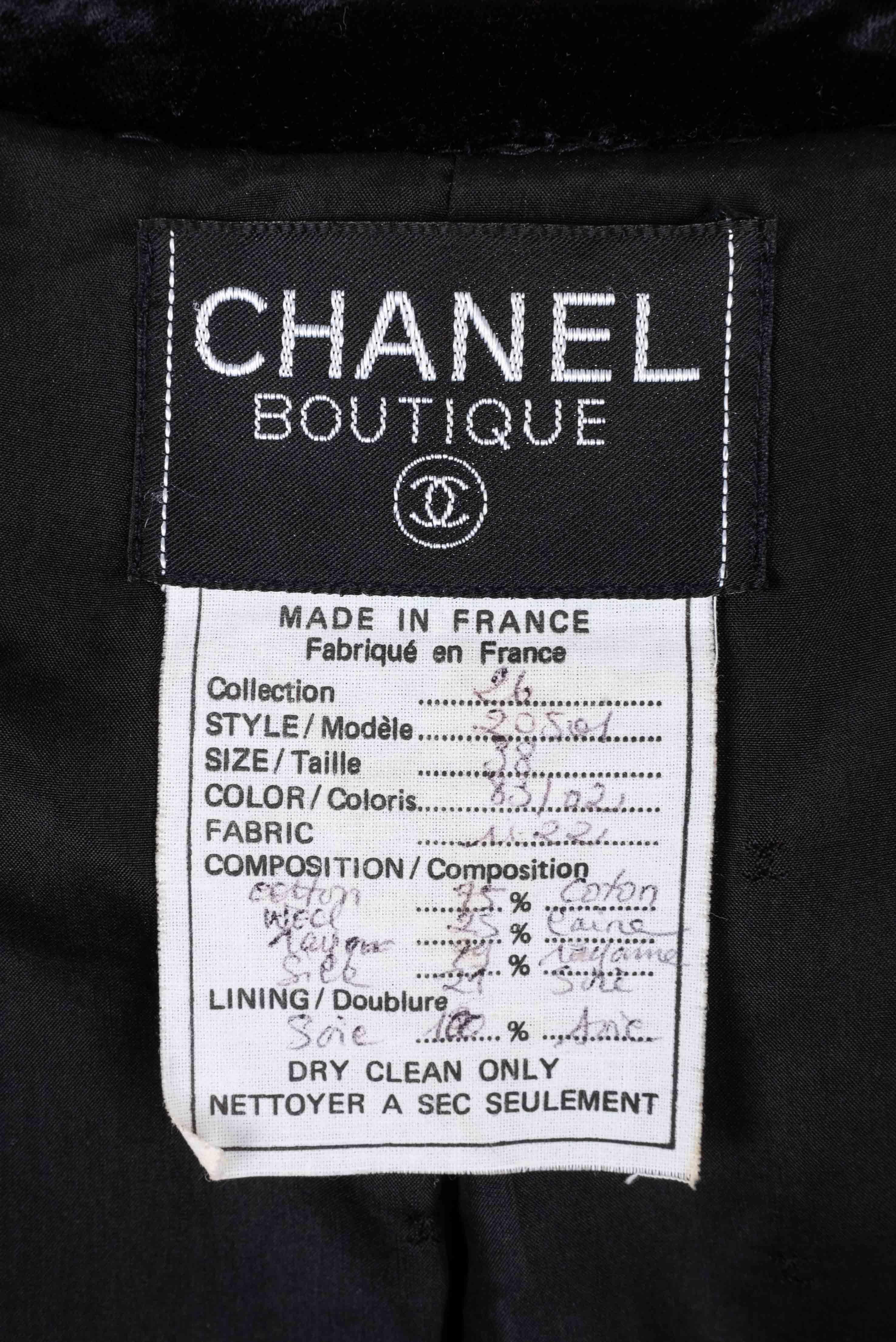 1990's Chanel suit For Sale 1