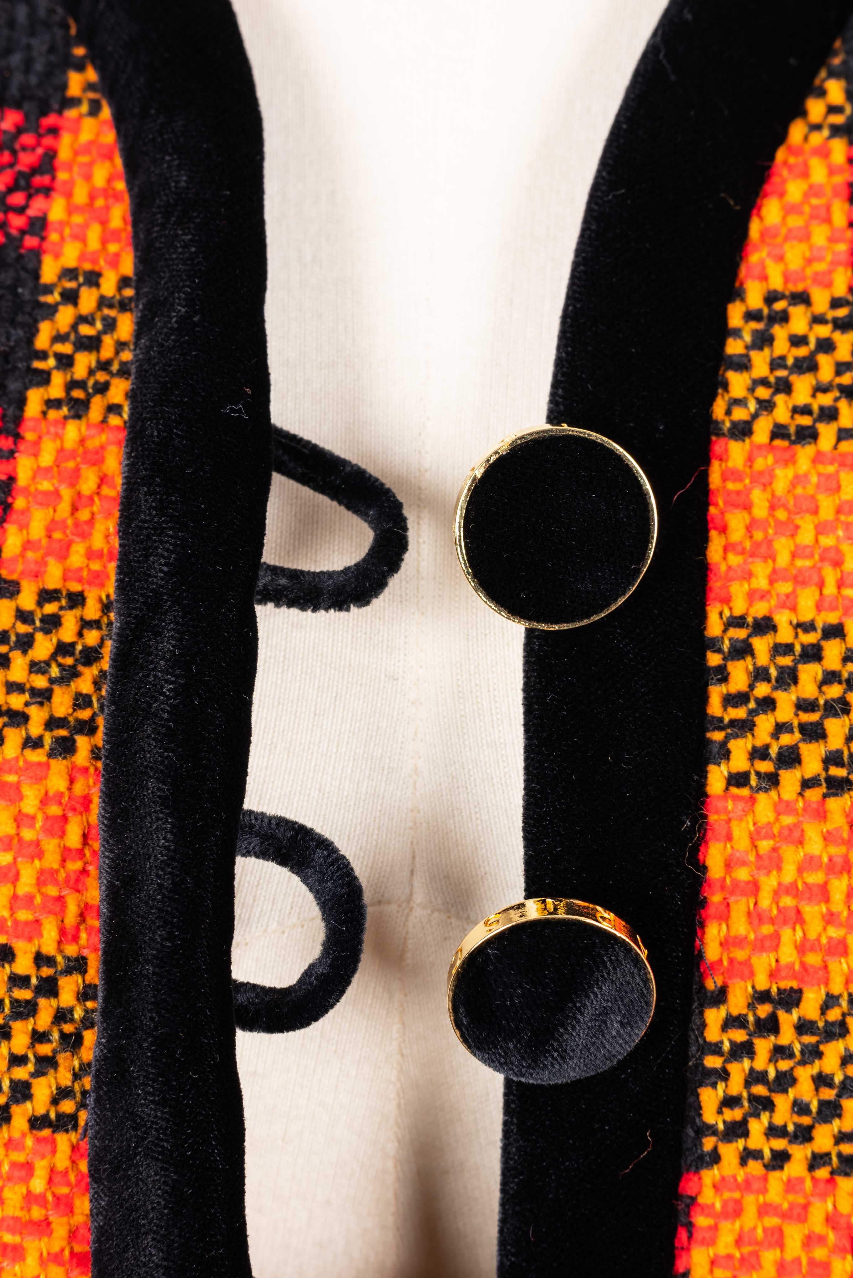 1990's Chanel suit For Sale 3