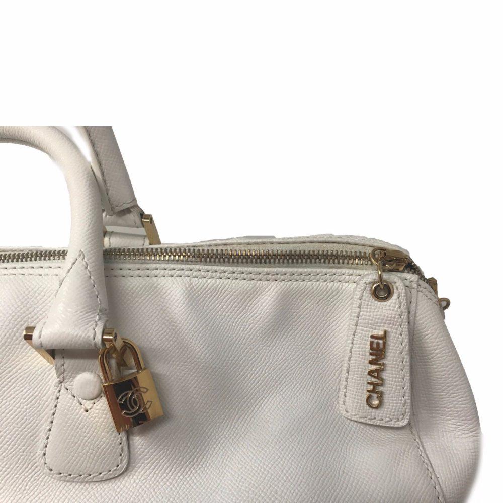 Brilliance Jewels, Miami
Questions? Call Us Anytime!
786,482,8100

Description: Vintage 1990’s White Caviar Duffle

Size: Large

Designer: XL White Leather Covered Zipper Pull with 18k Chanel Gold Emblem

Made in: Italy
Year of Production: