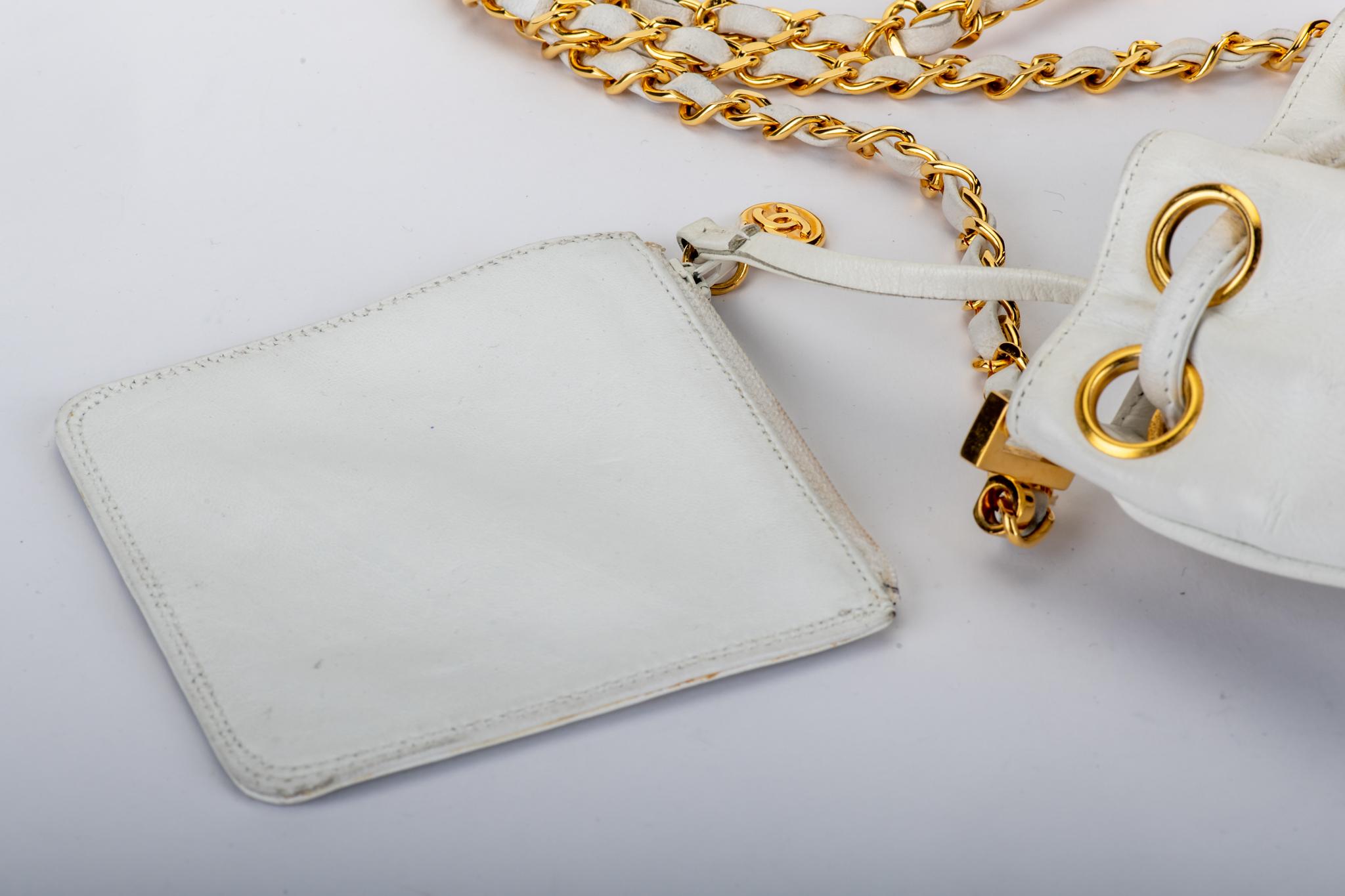 Gray 1990's Chanel White Lamb Vintage Bucket Bag