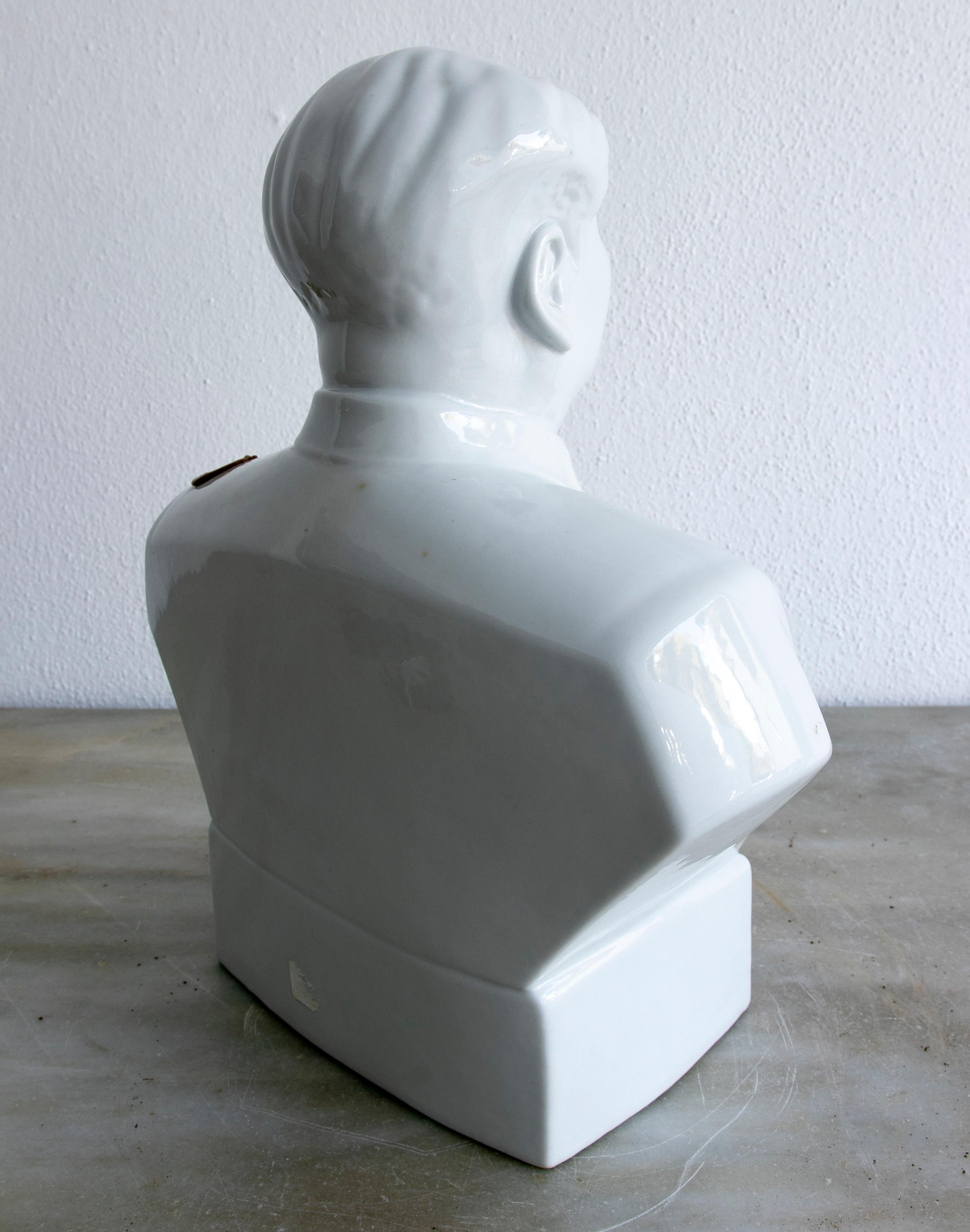 20ième siècle Buste en porcelaine chinoise des années 1990 représentant Mao Zedong en vente
