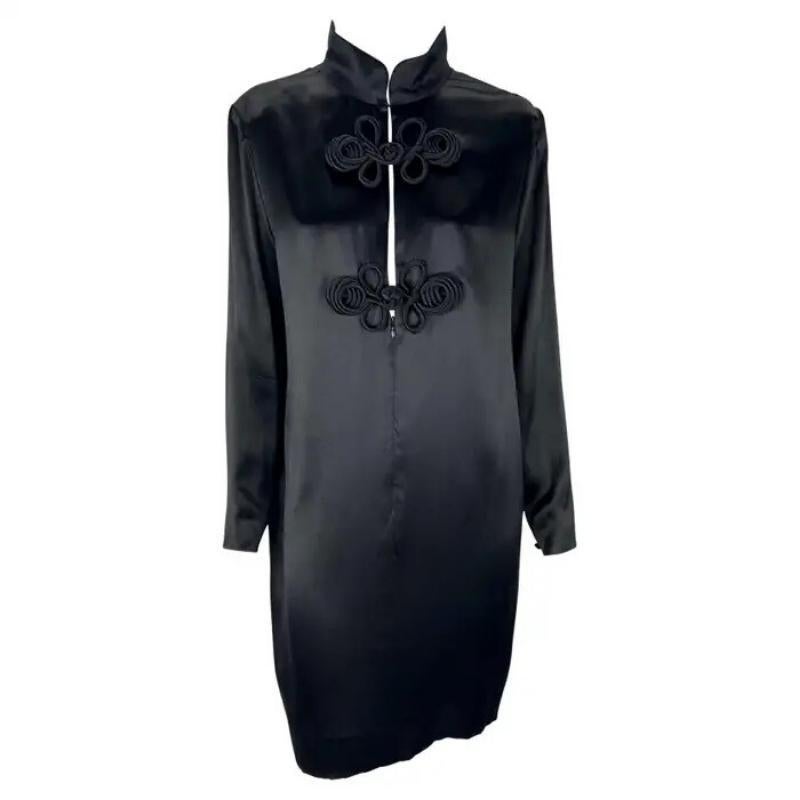 1990s Chloé Nero Oversize in raso nero con colletto alla mandarina e vestito a turni in vendita