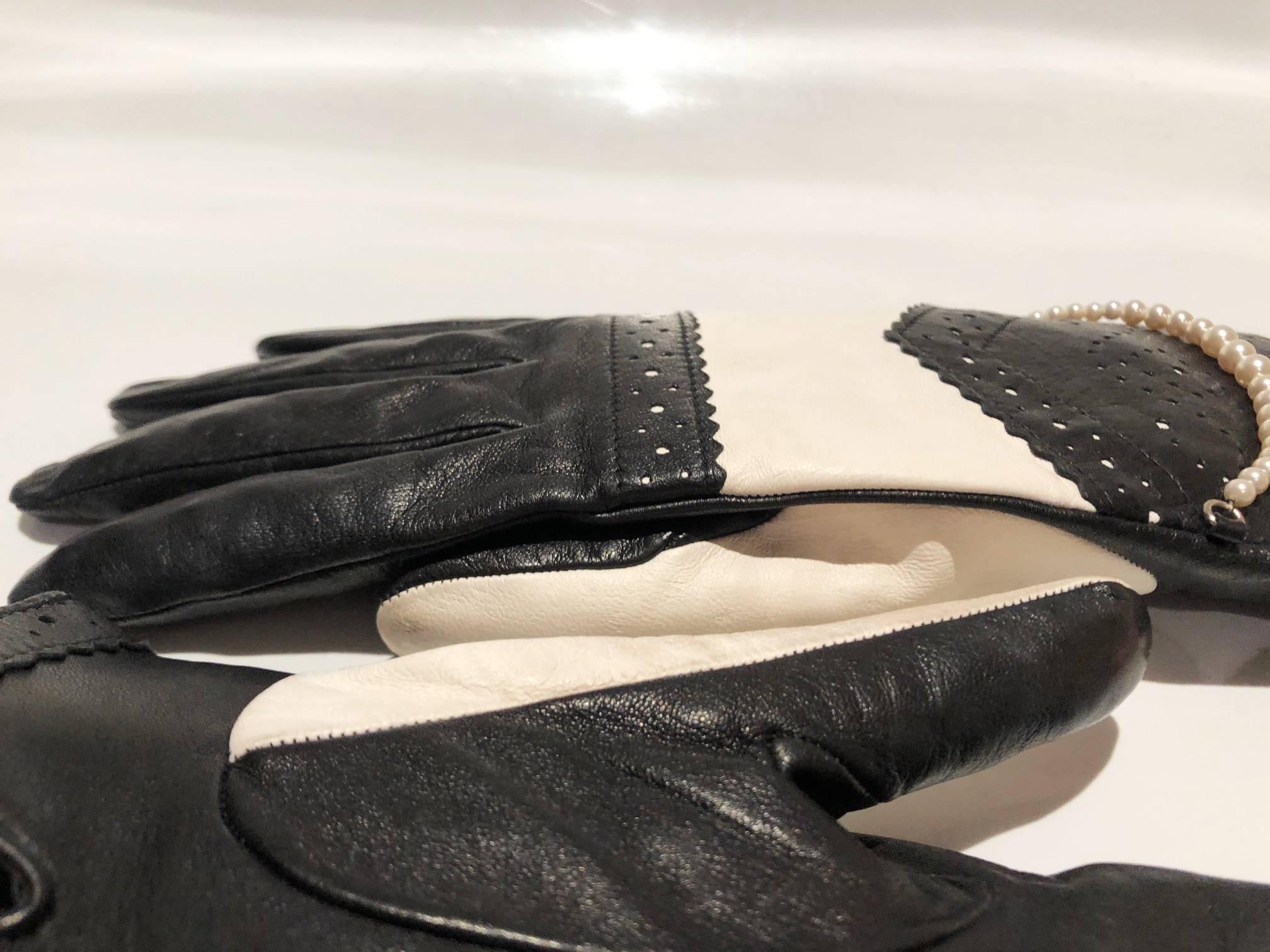 1990s CHRISTIAN DIOR BLACK WHITE LEATHER GLOVES WITH PEARLS 1