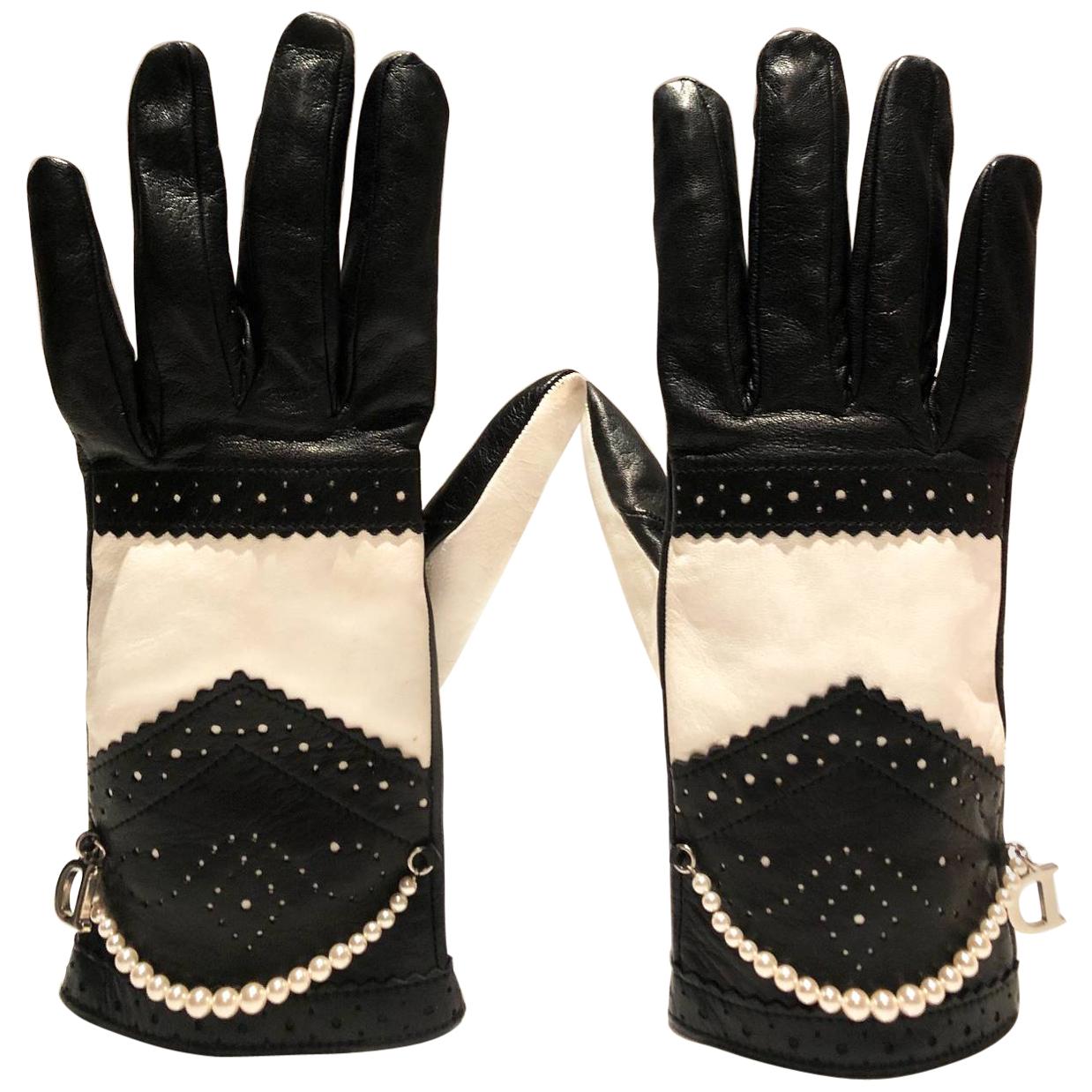 1990s CHRISTIAN DIOR BLACK WHITE LEATHER GLOVES WITH PEARLS