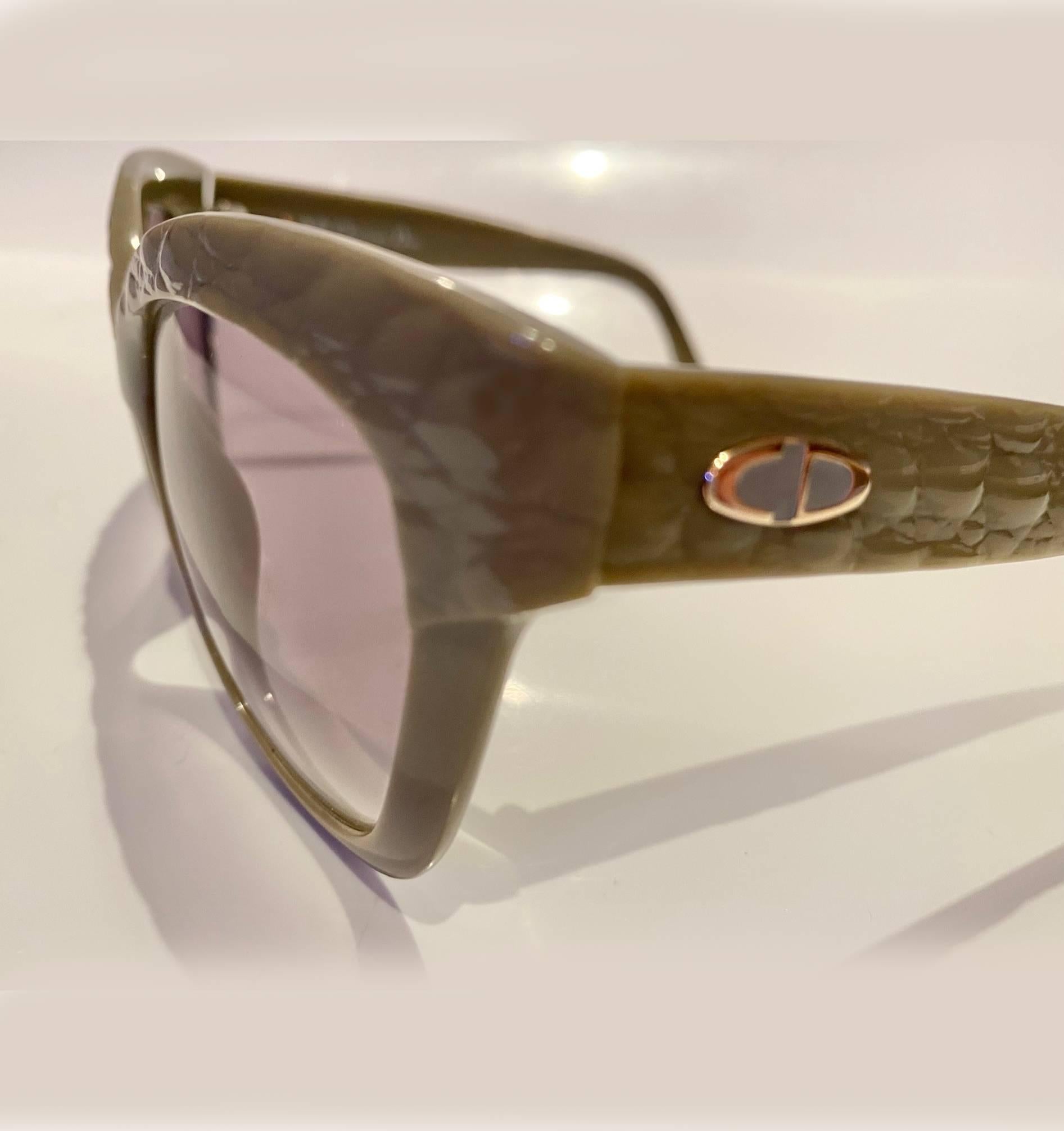 1990s Christian Dior Green Cannage Cat-Eye Sunglasses For Sale 2