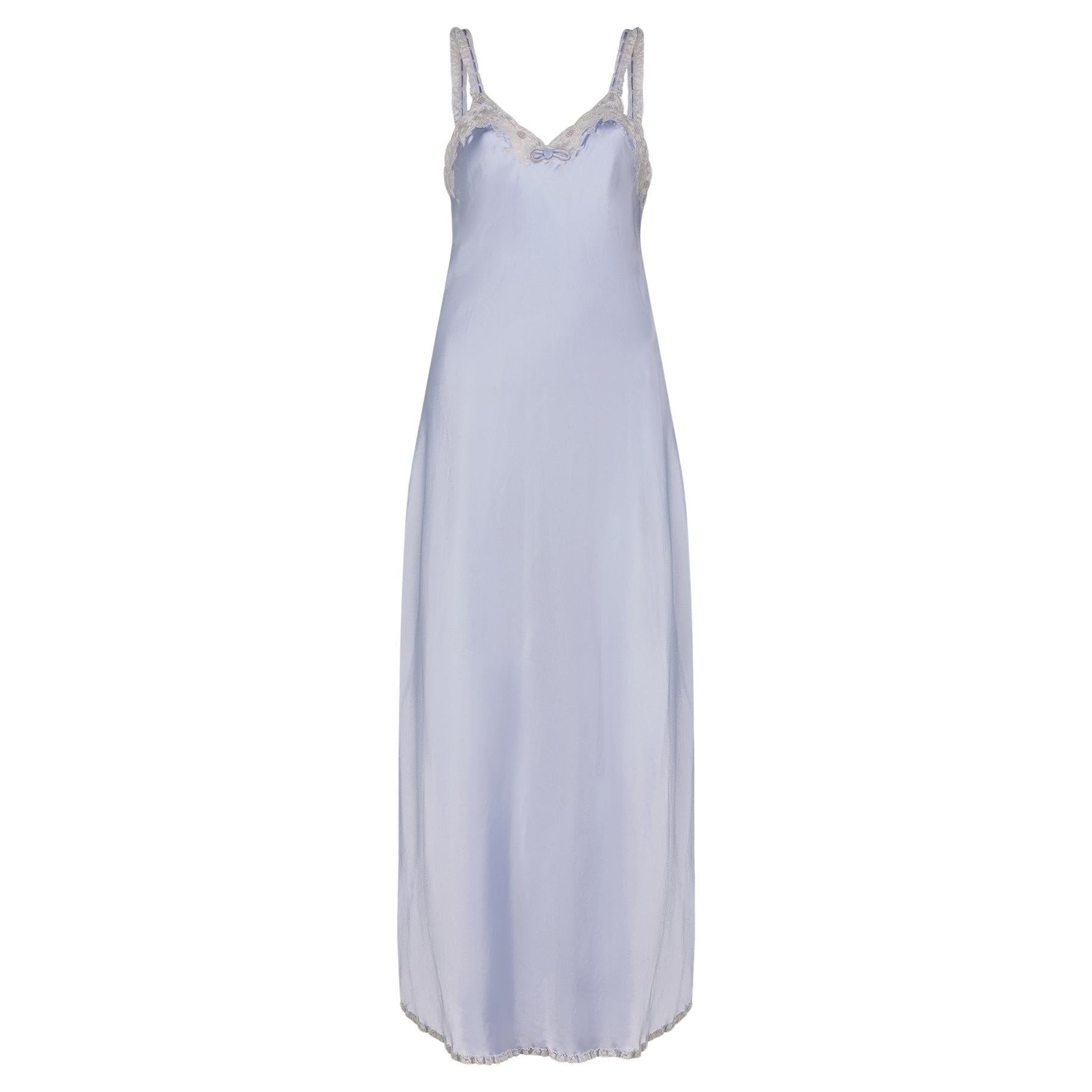 Slip de satén lila Christian Dior de los años 90 con bata a juego en venta