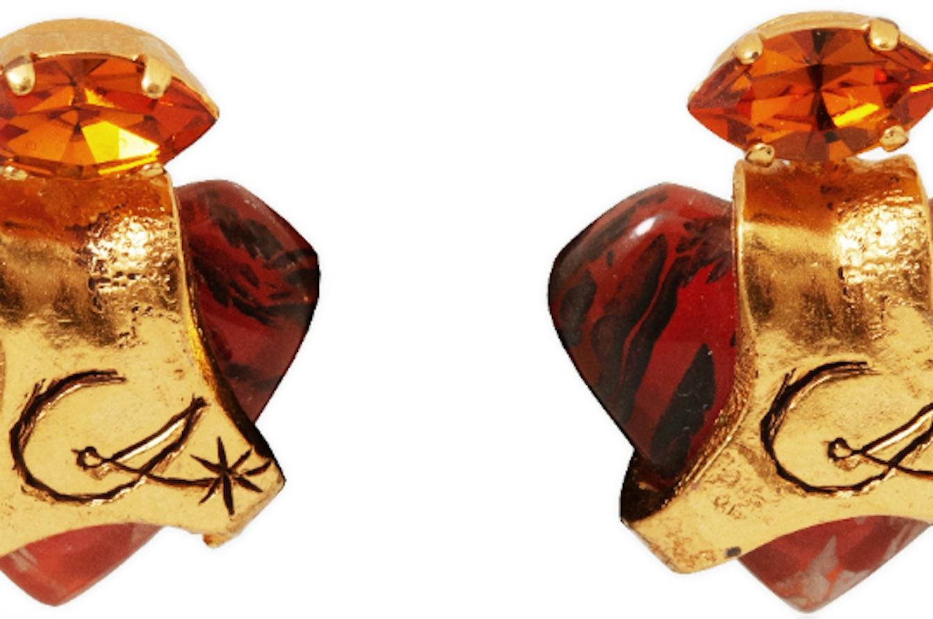 1990s Christian Lacroix Gold Heart Clip-on Earrings In Excellent Condition For Sale In London, GB