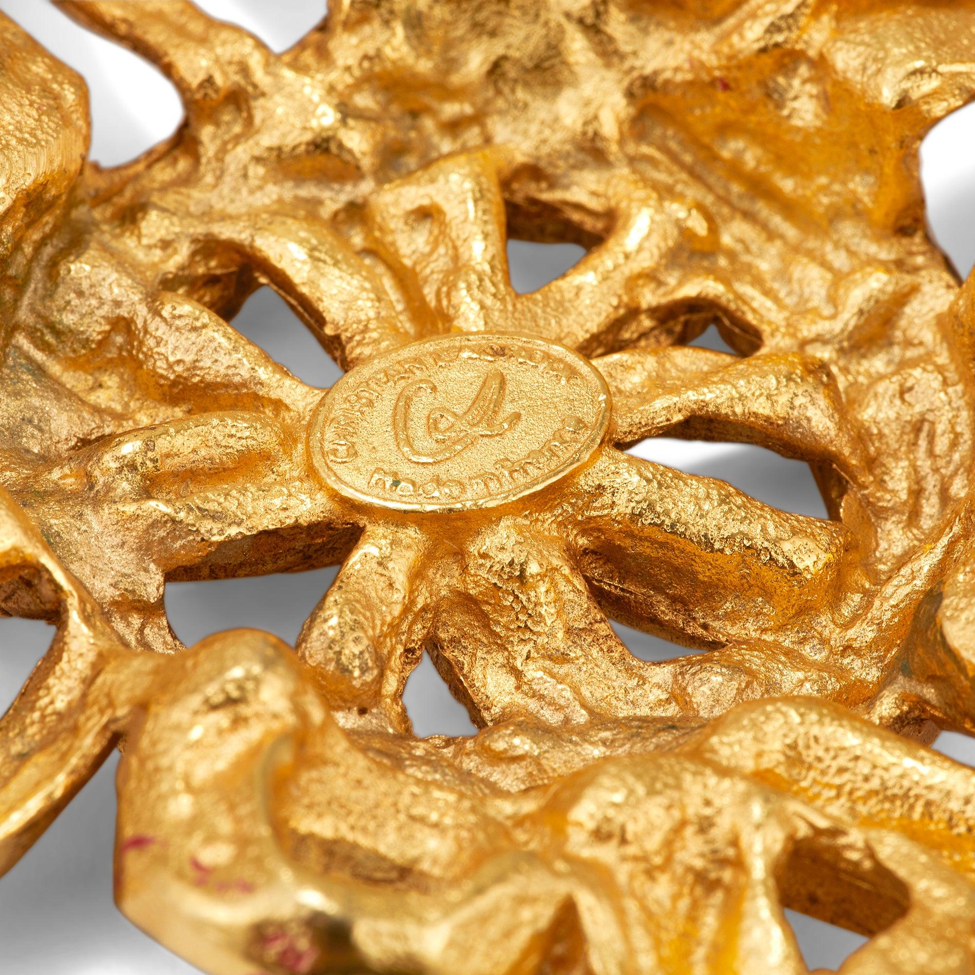 Collar con cruz estilizada Christian Lacroix de los años 90 en venta 2