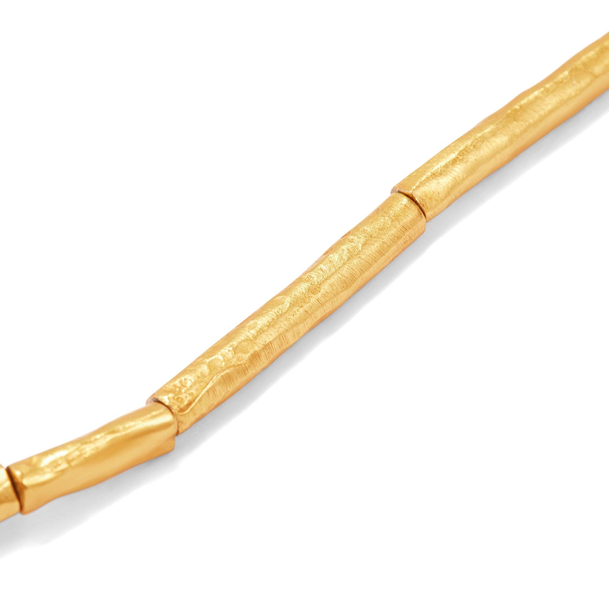 Collar con cruz estilizada Christian Lacroix de los años 90 en venta 4