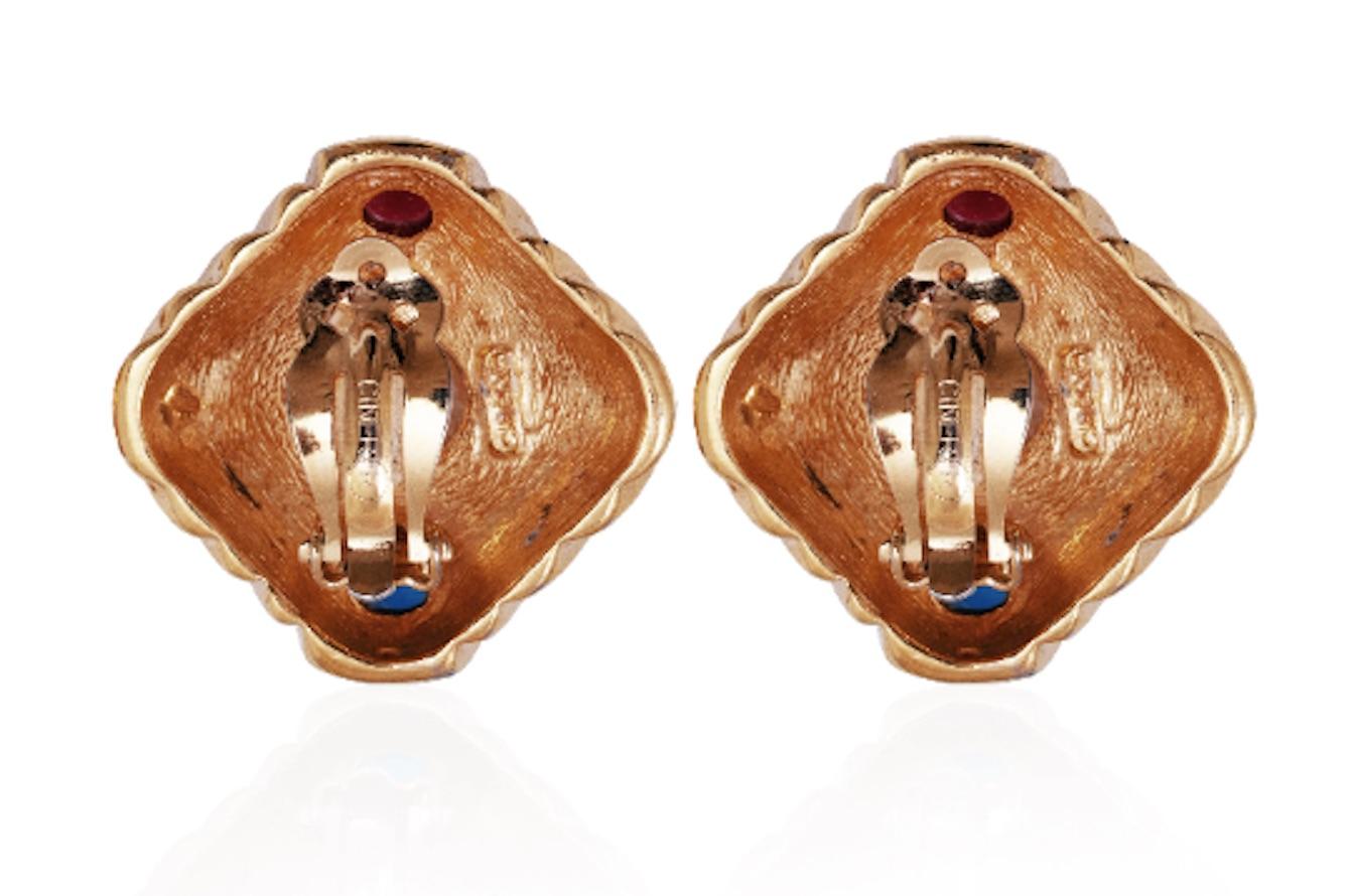 1990s Ciner Gold and Glass Cabouchon Earrings In Excellent Condition For Sale In London, GB