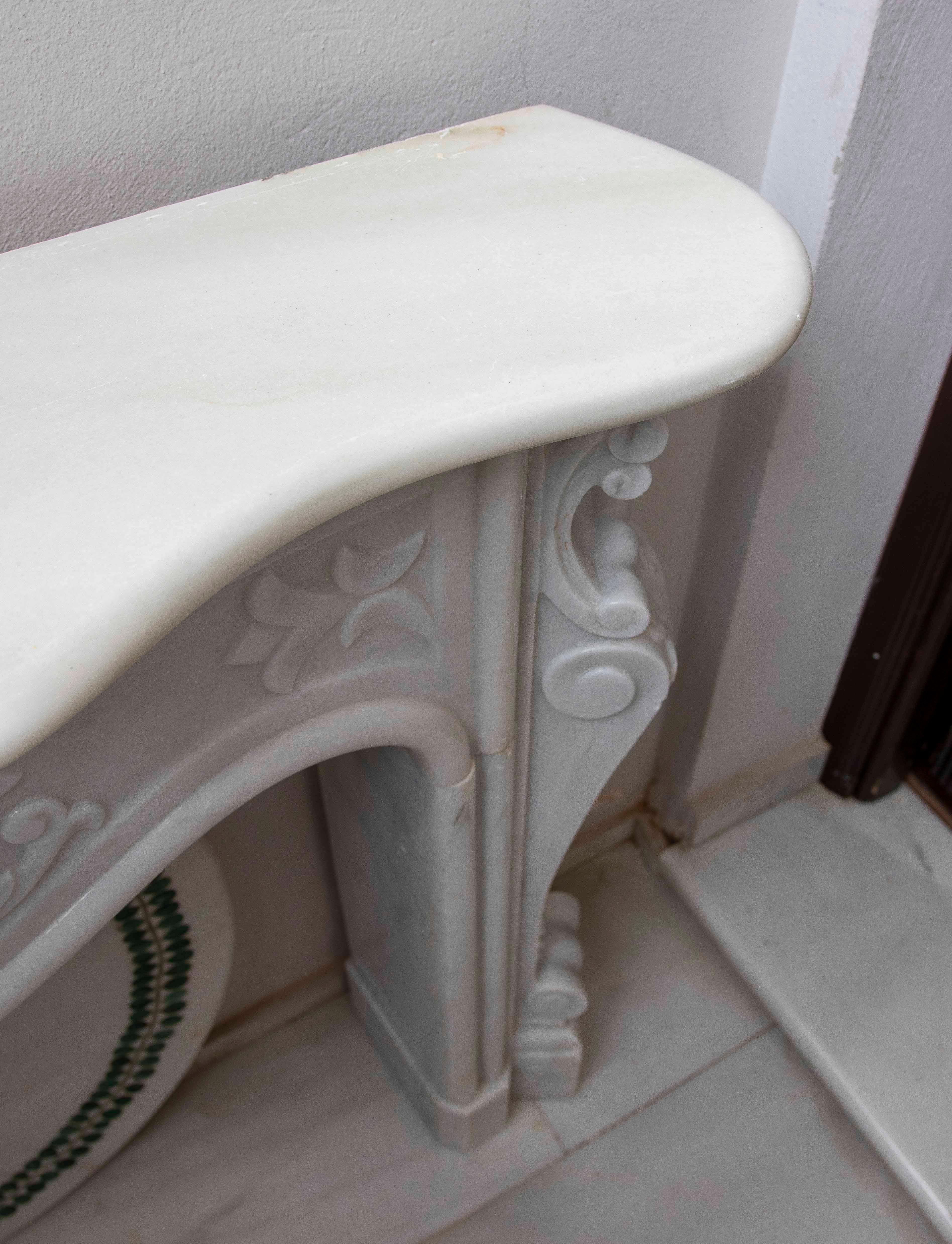 1990s Classic Carved White Marble Fireplace – French Decorative Style For Sale 8