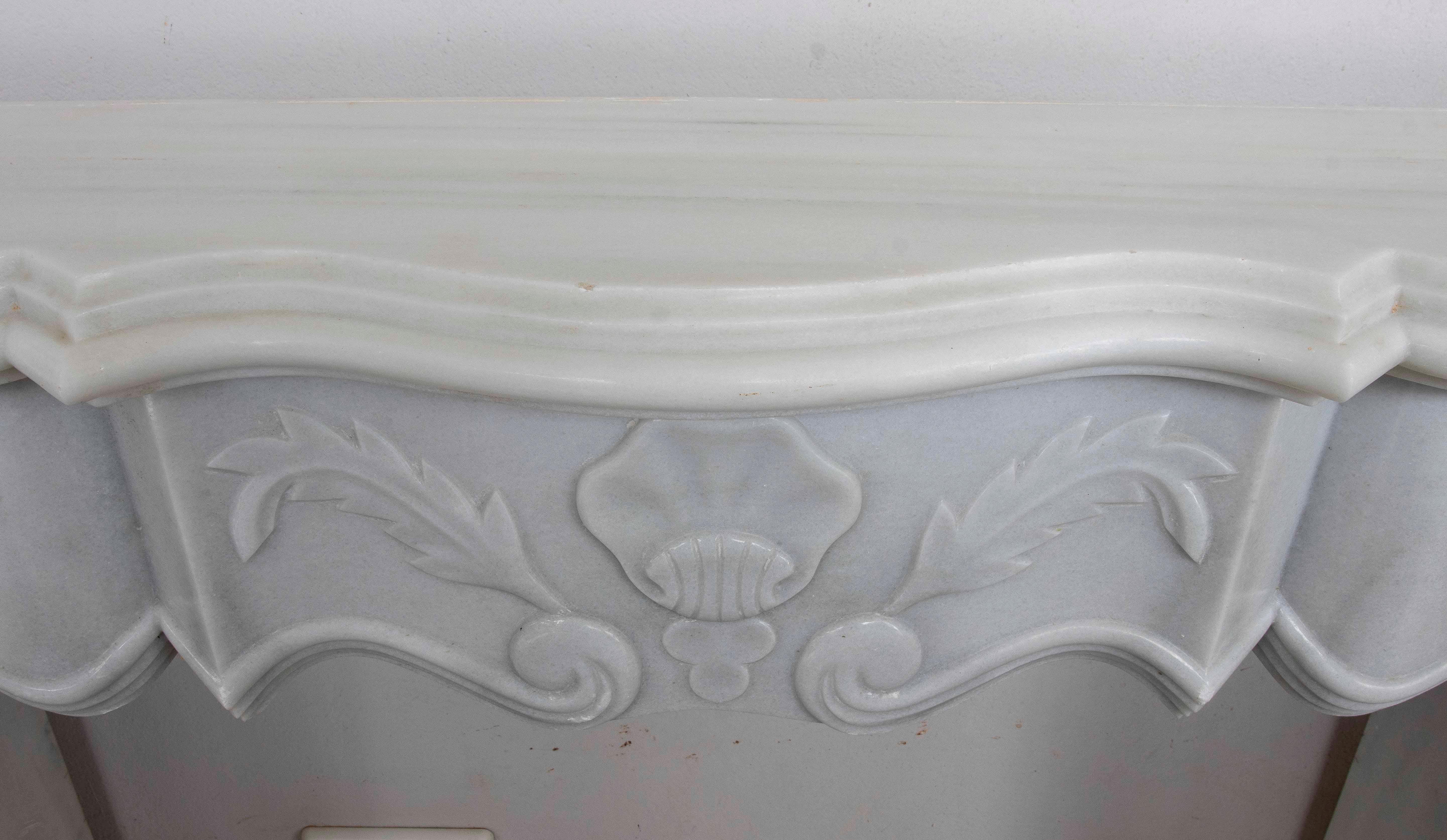 Hand-Carved 1990s Classic Carved White Marble Fireplace – French Decorative Style For Sale