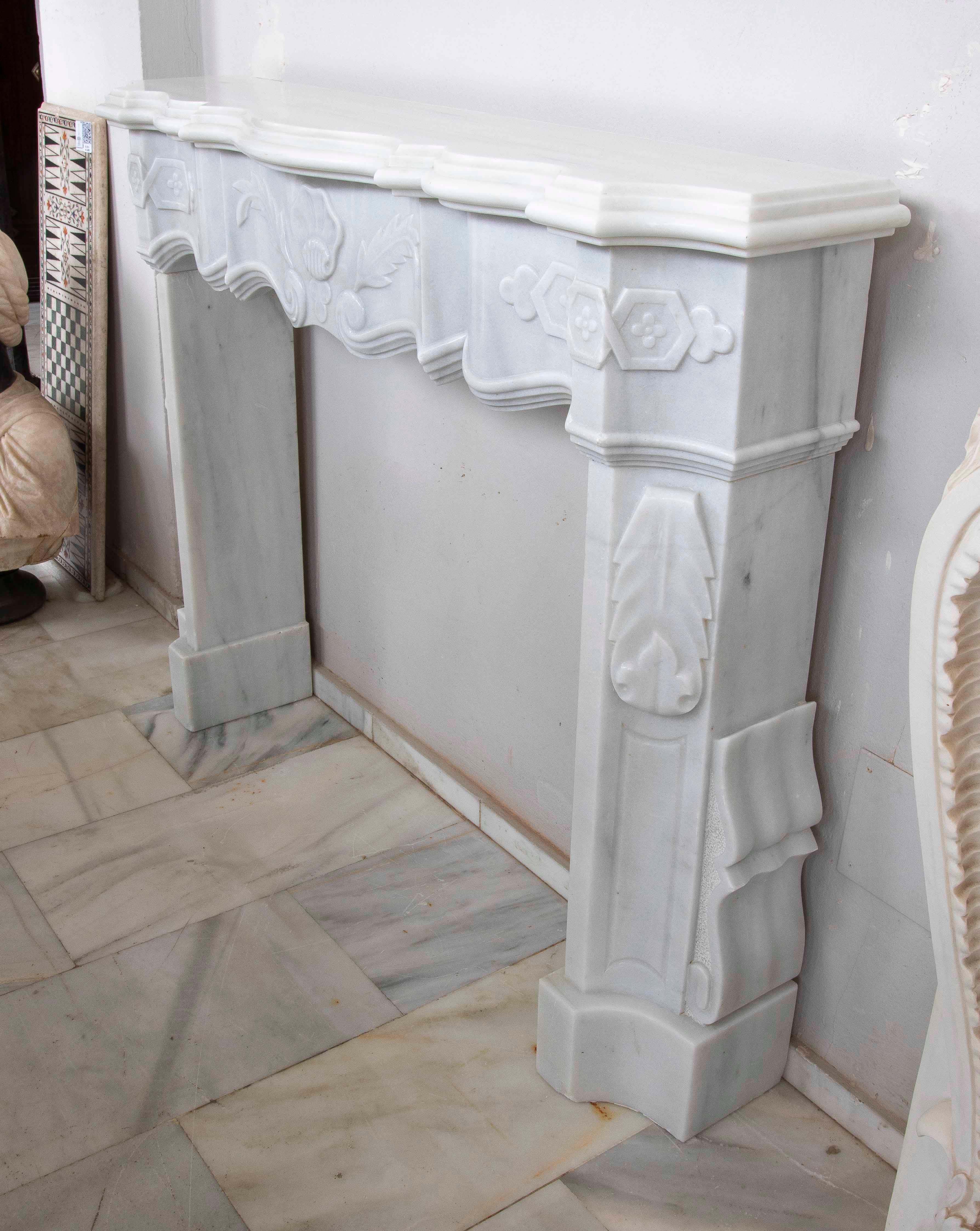 Late 20th Century 1990s Classic Carved White Marble Fireplace – French Decorative Style For Sale