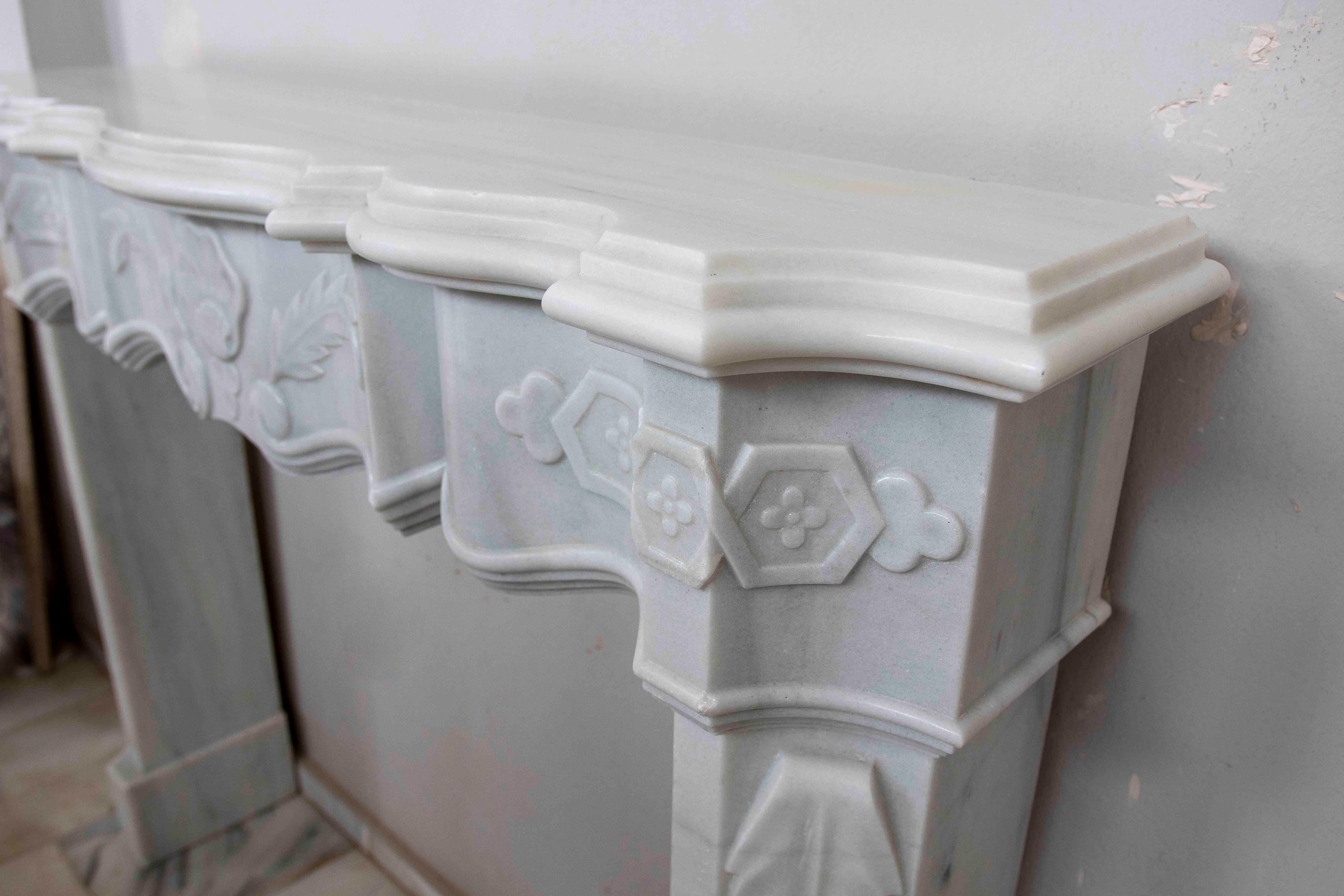 1990s Classic Carved White Marble Fireplace – French Decorative Style For Sale 1