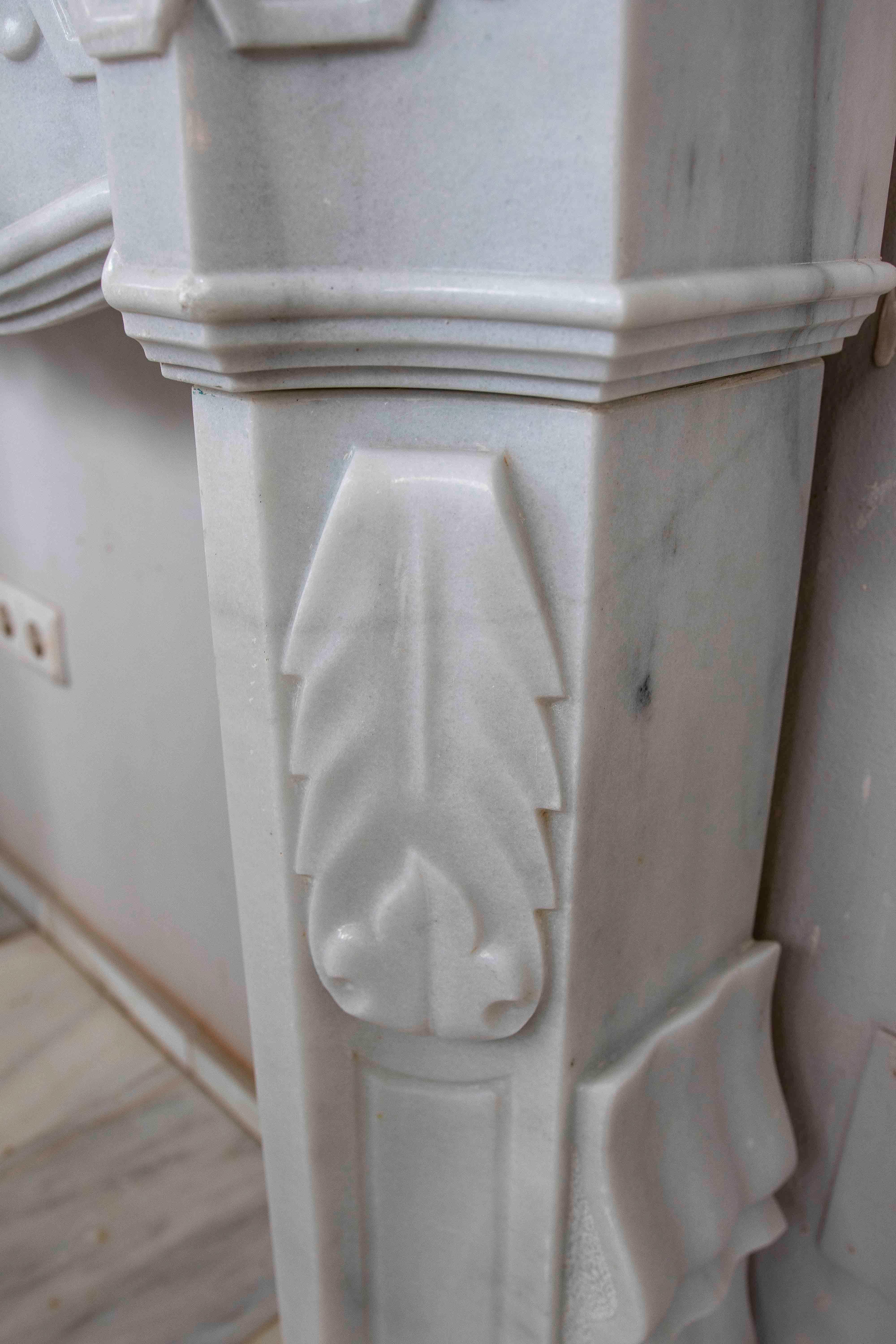 1990s Classic Carved White Marble Fireplace – French Decorative Style For Sale 2