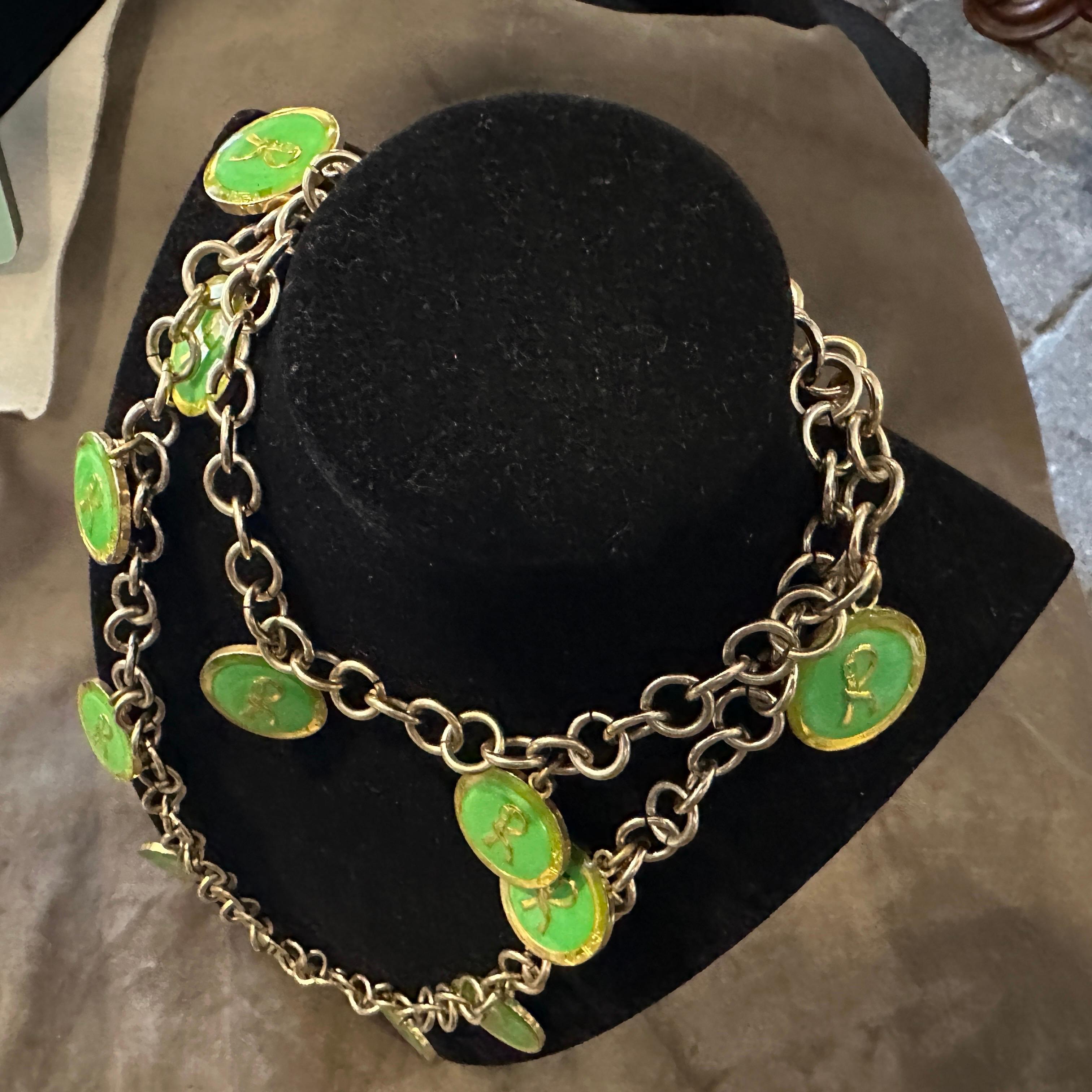 1990s Costume Jewelry Green Logo Chain Necklace by Roberta di Camerino For Sale 7