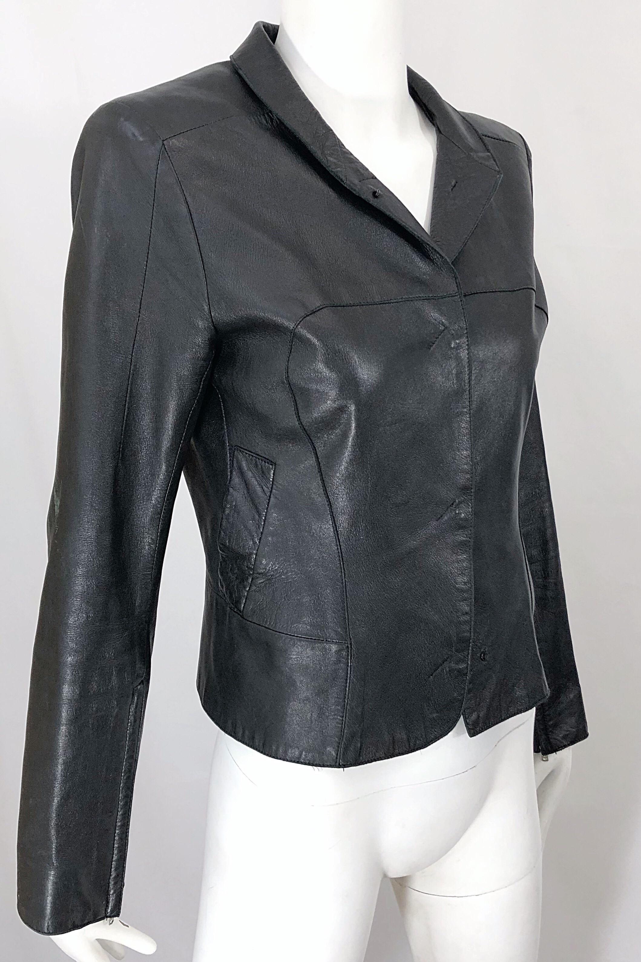 Costume National - Veste vintage style motard en cuir noir avec manches zippées, années 1990 en vente 6