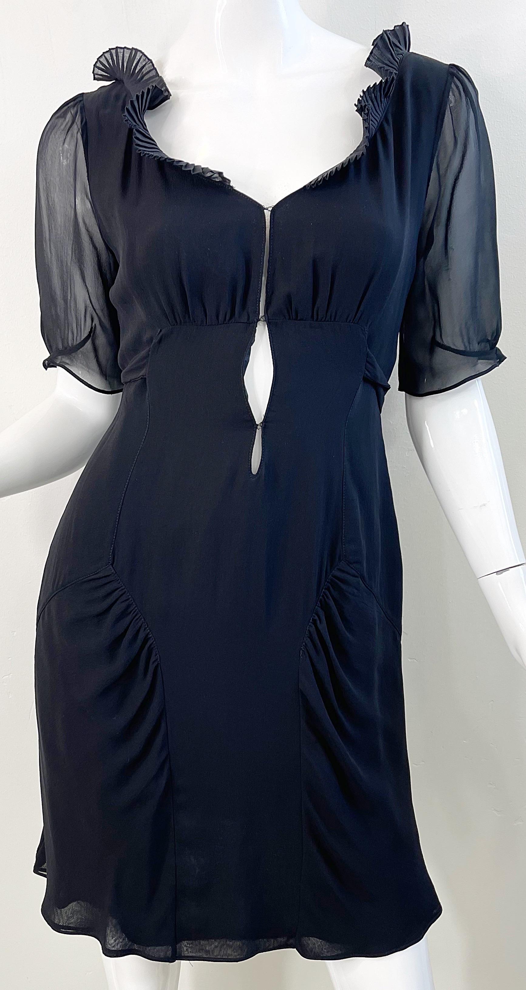 1990er Kostüm National Größe 4 Schwarz Seide Chiffon Cut - Out Vintage 90er Jahre Kleid im Angebot 4