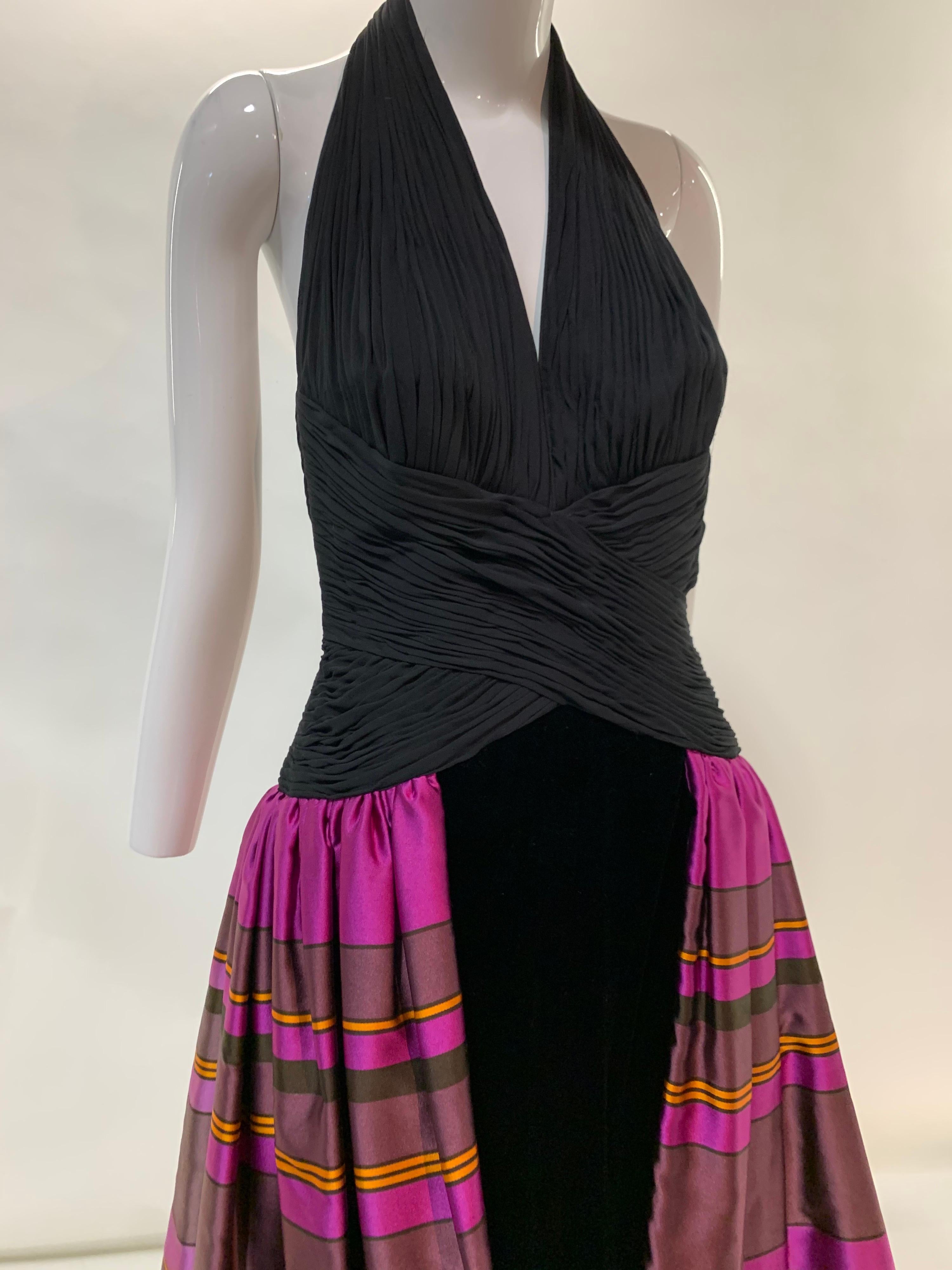 1990er Couture schwarzes Jersey-Halterkleid mit Samt & lebhaftem Fuchsia-Seidenrock  im Angebot 11